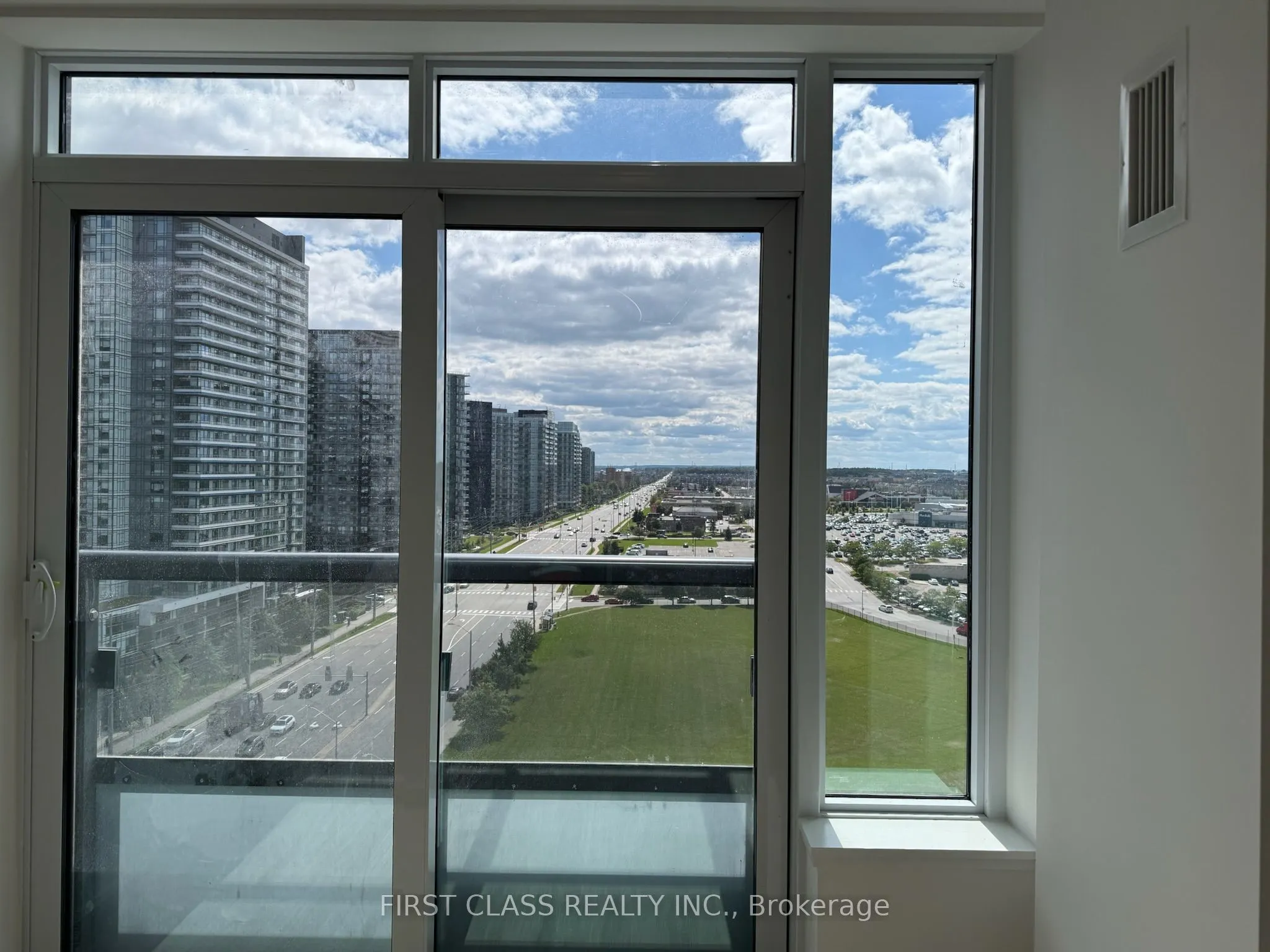 2485 Eglinton Avenue W, #1317