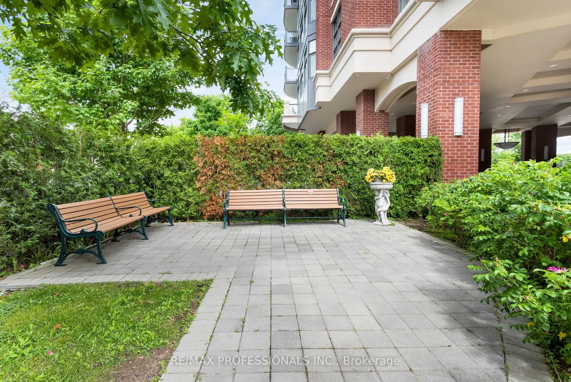 9 Burnhamthorpe Crescent, #311