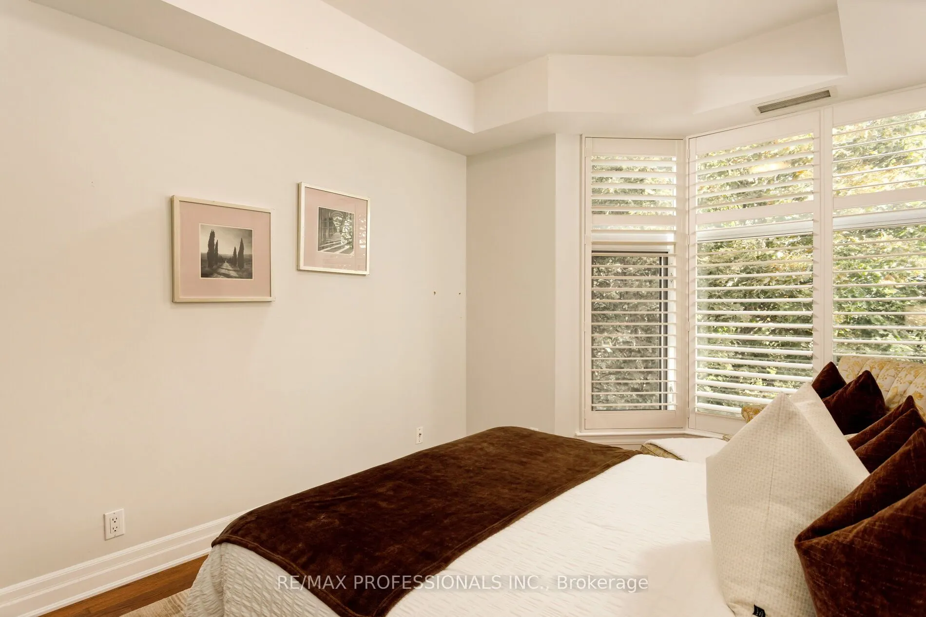 9 Burnhamthorpe Crescent, #311