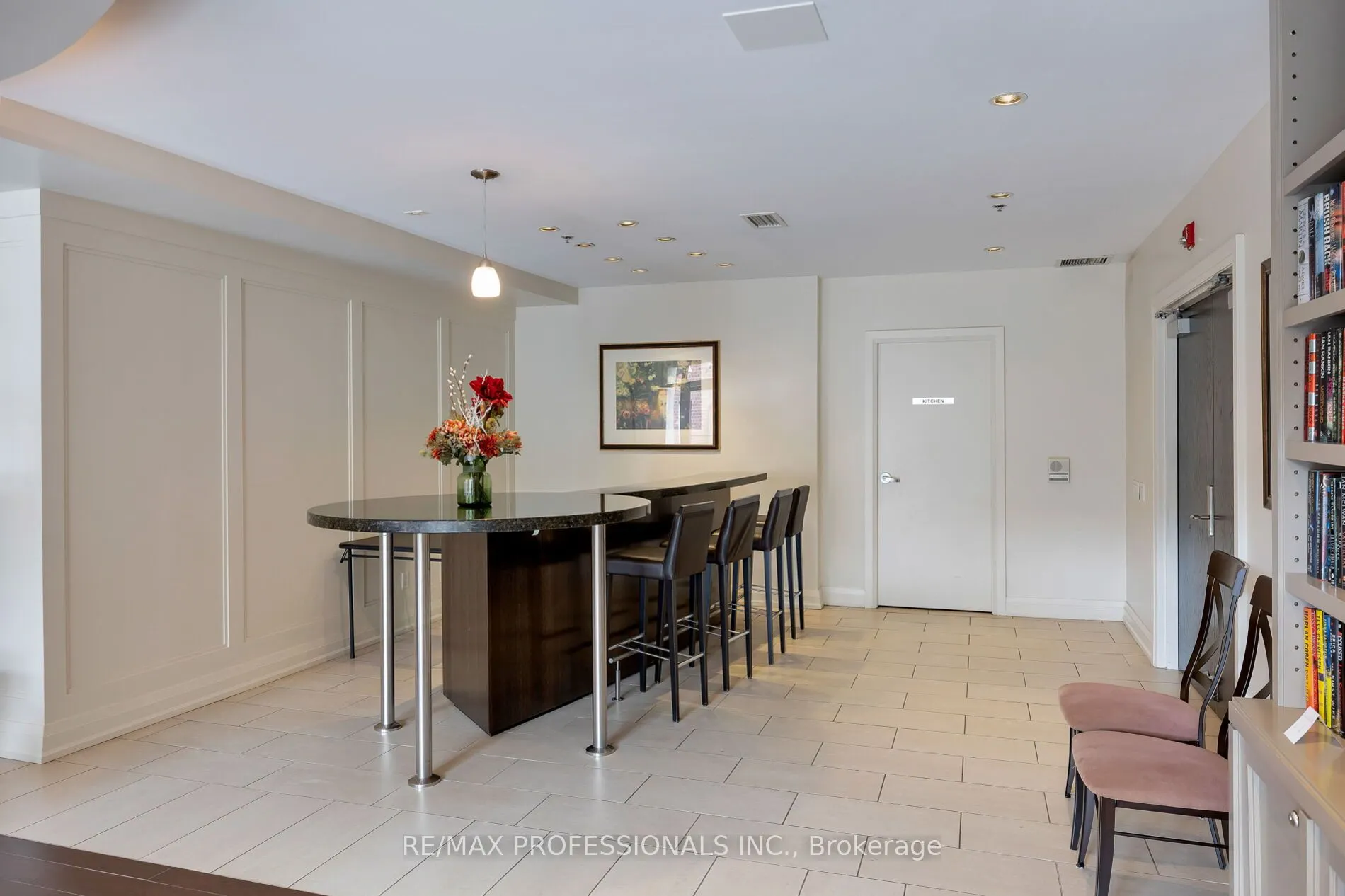 9 Burnhamthorpe Crescent, #311
