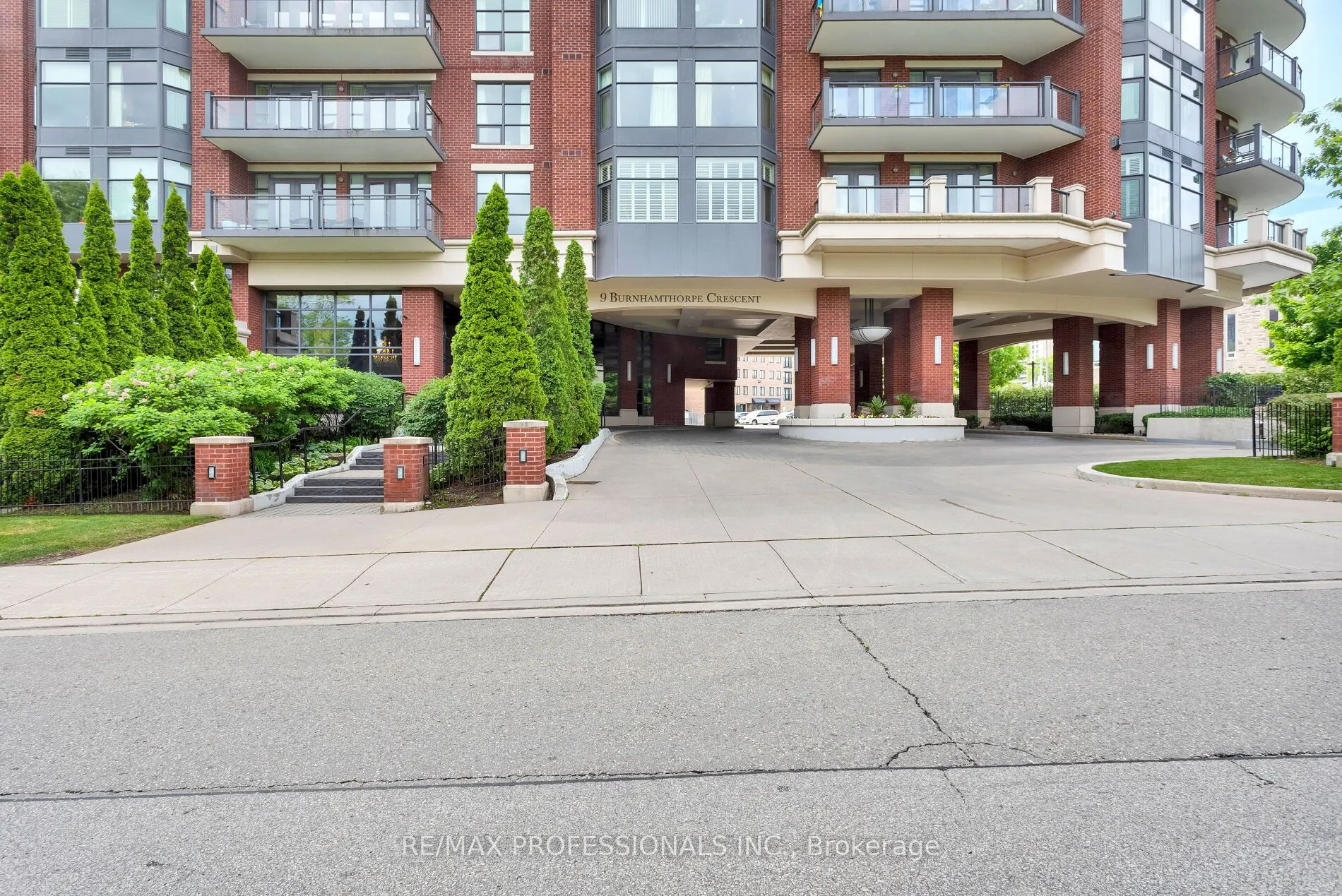 9 Burnhamthorpe Crescent, #311