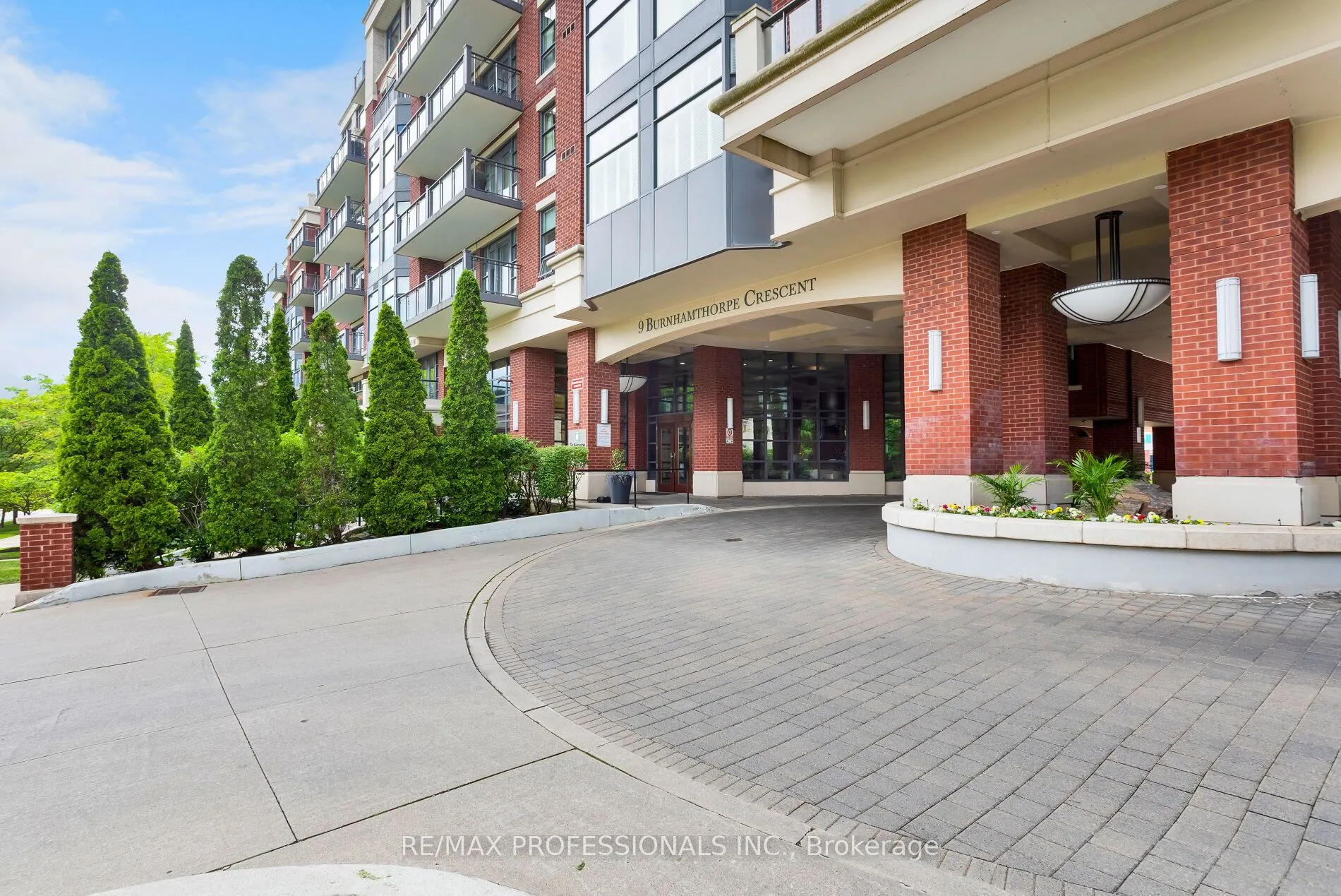 9 Burnhamthorpe Crescent, #311