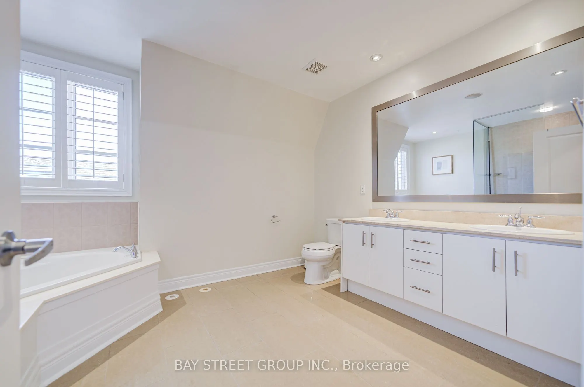 51 Lobo Mews