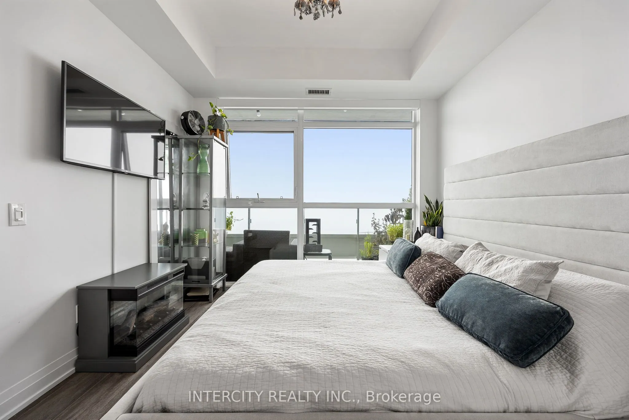 251 Manitoba Street, #2605