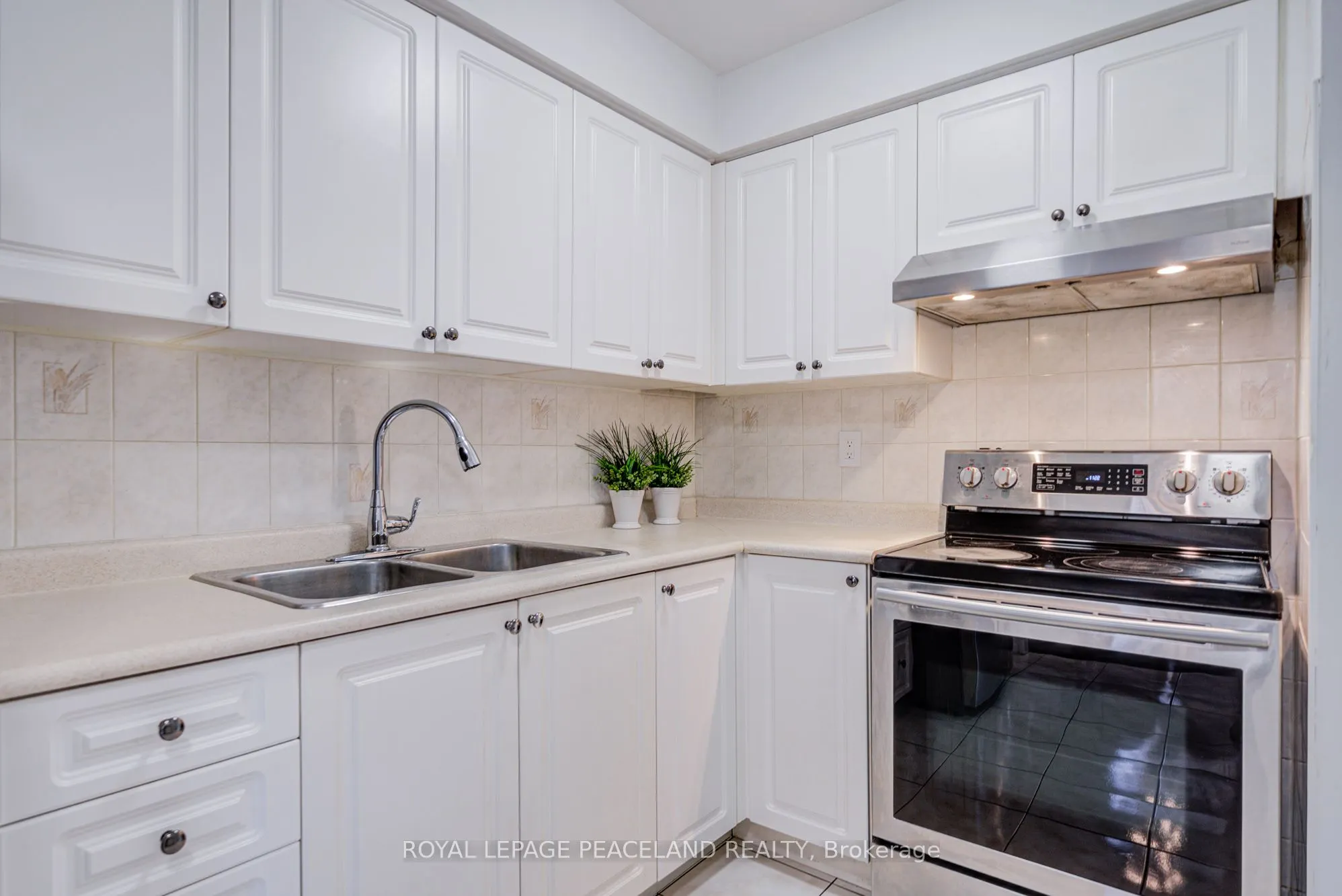 41 Mississauga Valley Boulevard, #12
