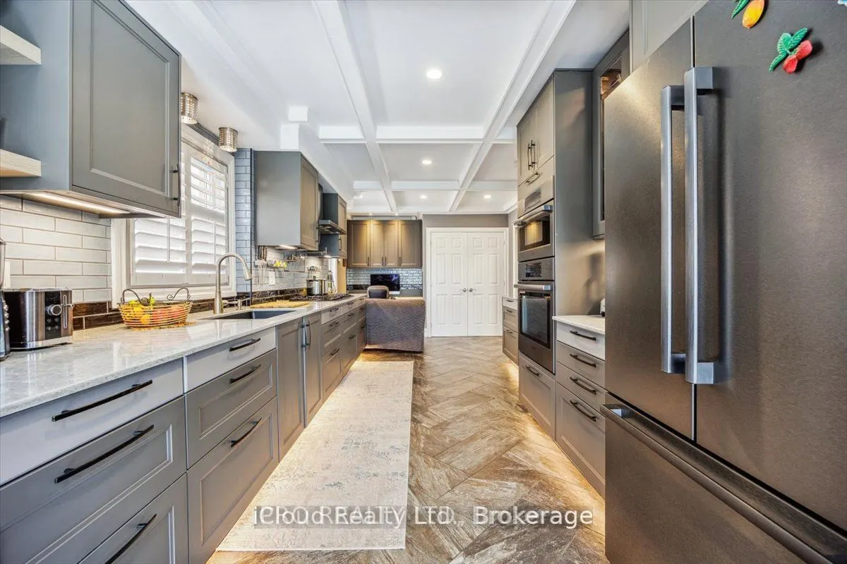 36 Pacific Wind Crescent