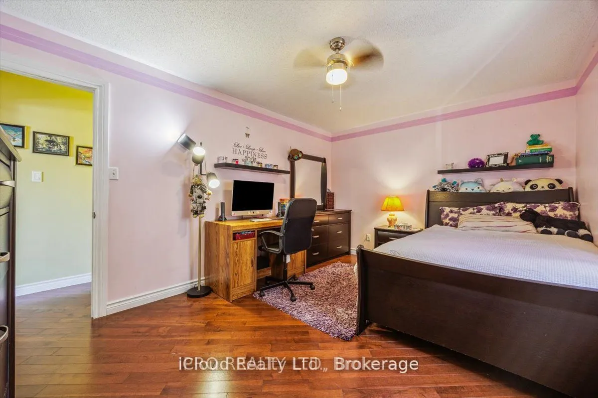 36 Pacific Wind Crescent
