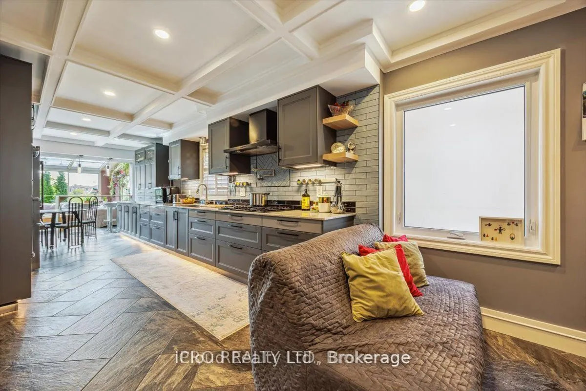 36 Pacific Wind Crescent