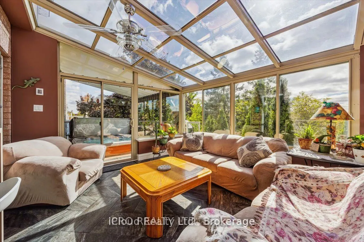 36 Pacific Wind Crescent