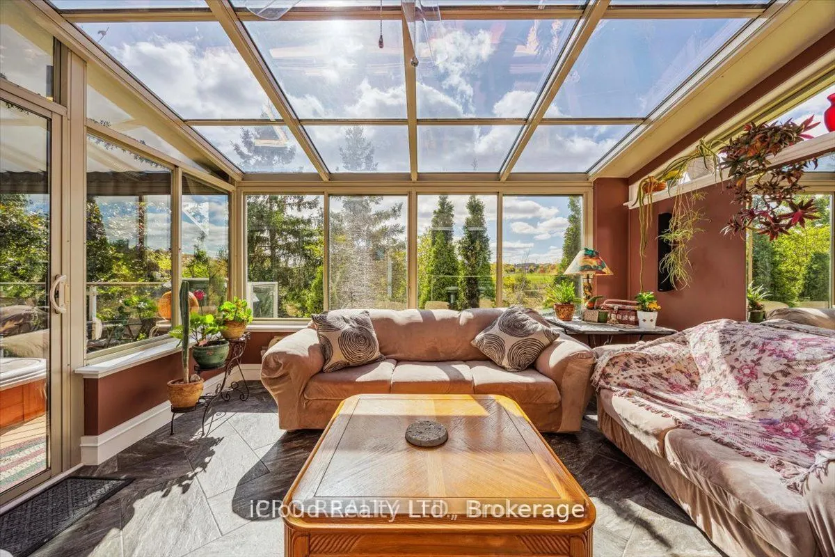 36 Pacific Wind Crescent