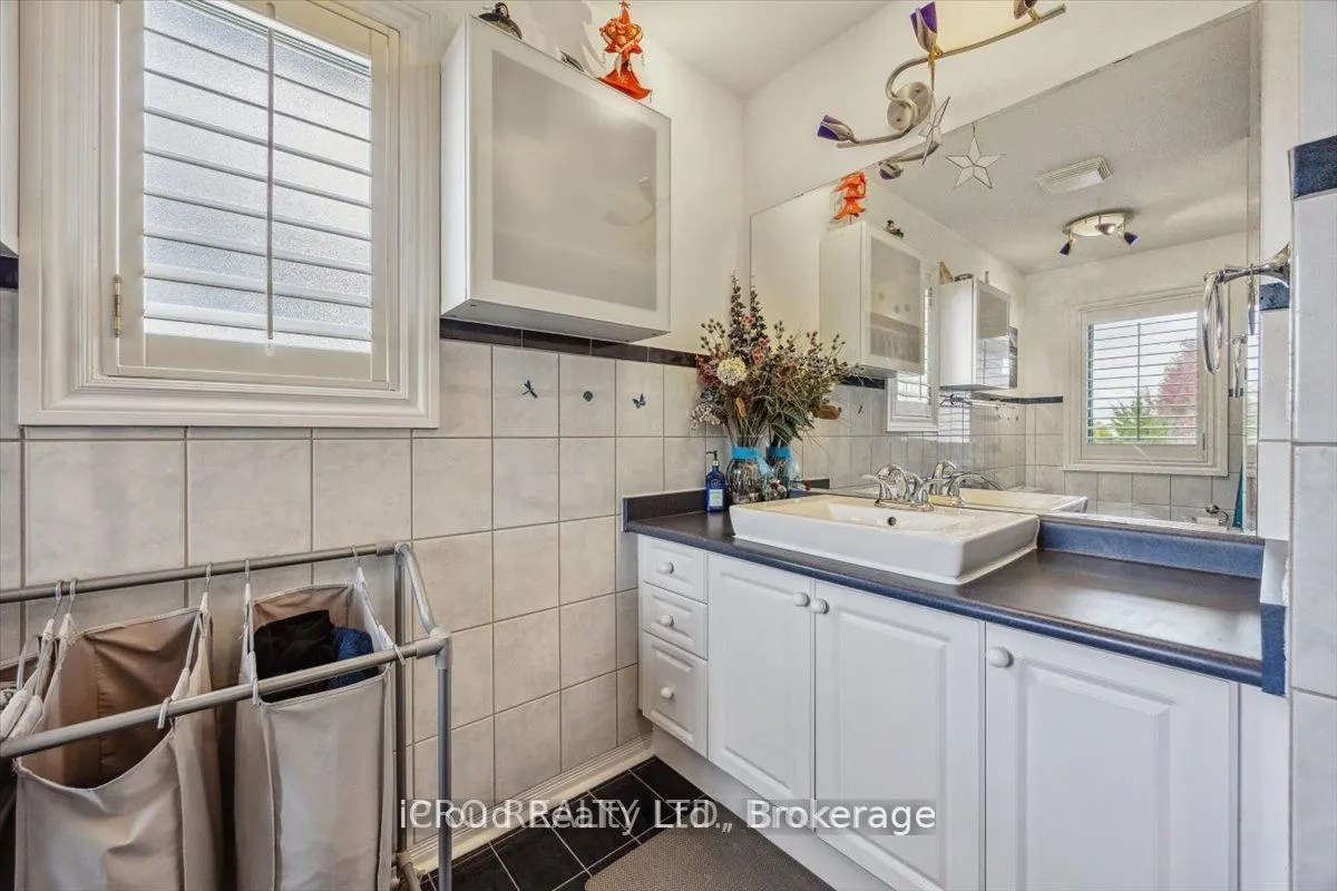 36 Pacific Wind Crescent