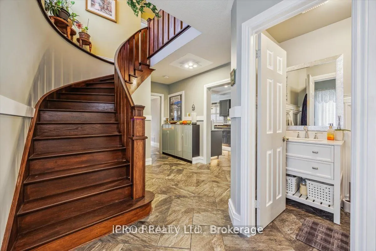 36 Pacific Wind Crescent