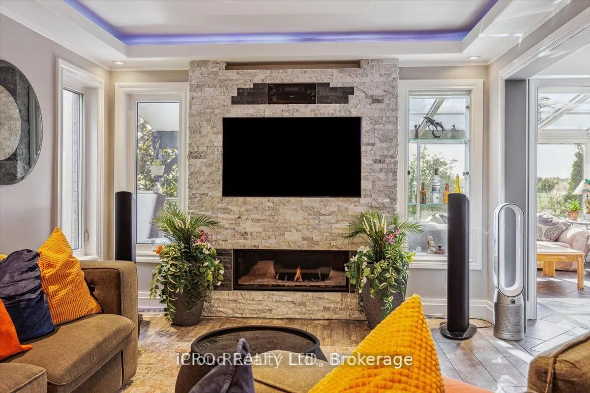 36 Pacific Wind Crescent