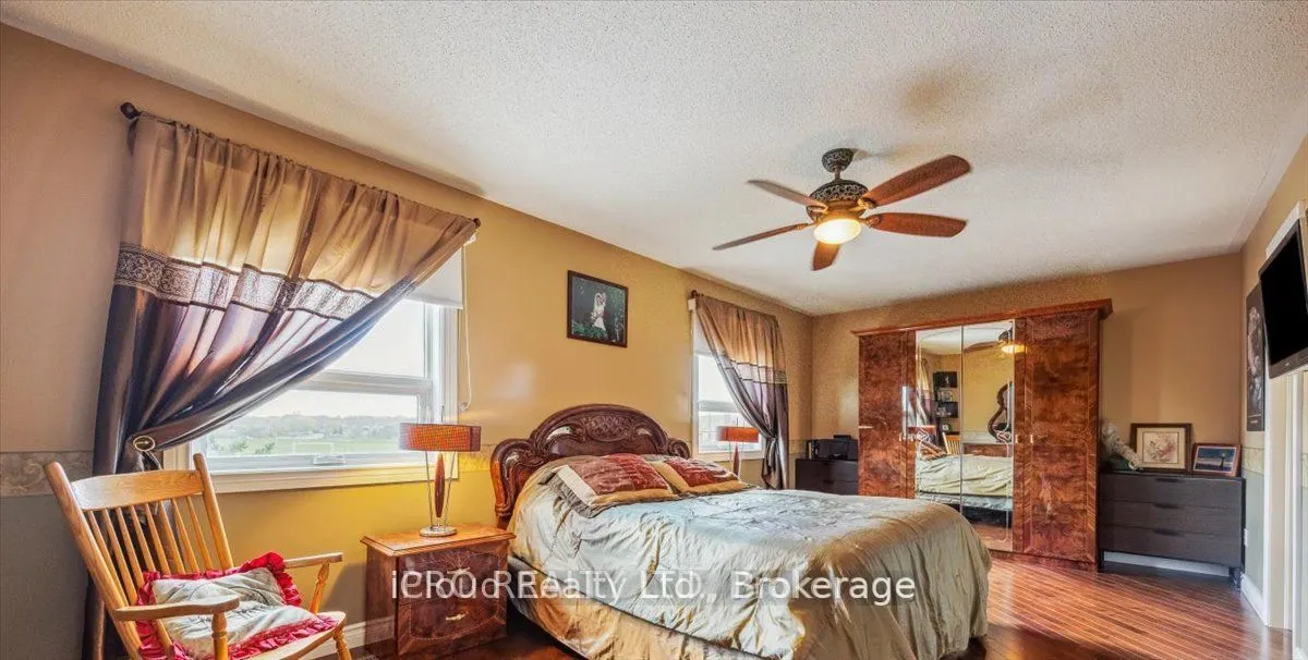 36 Pacific Wind Crescent