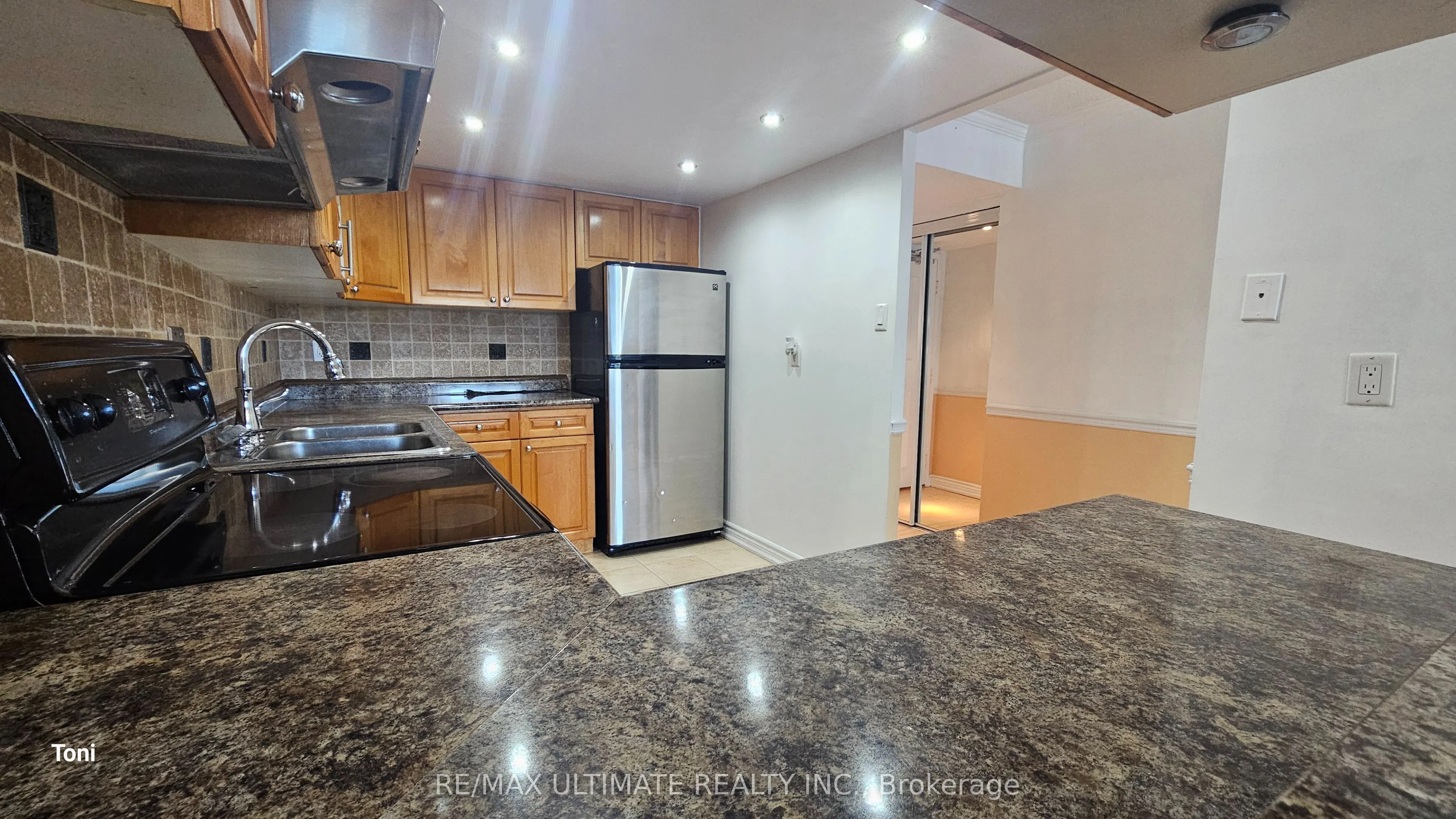 10 Martha Eaton Way, #1409