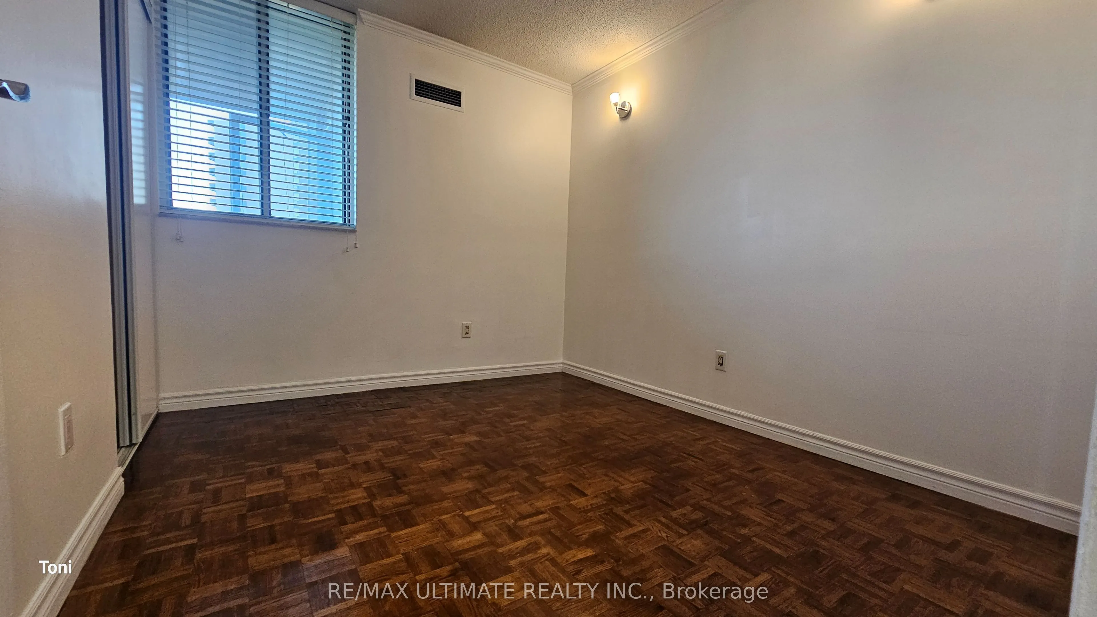 10 Martha Eaton Way, #1409