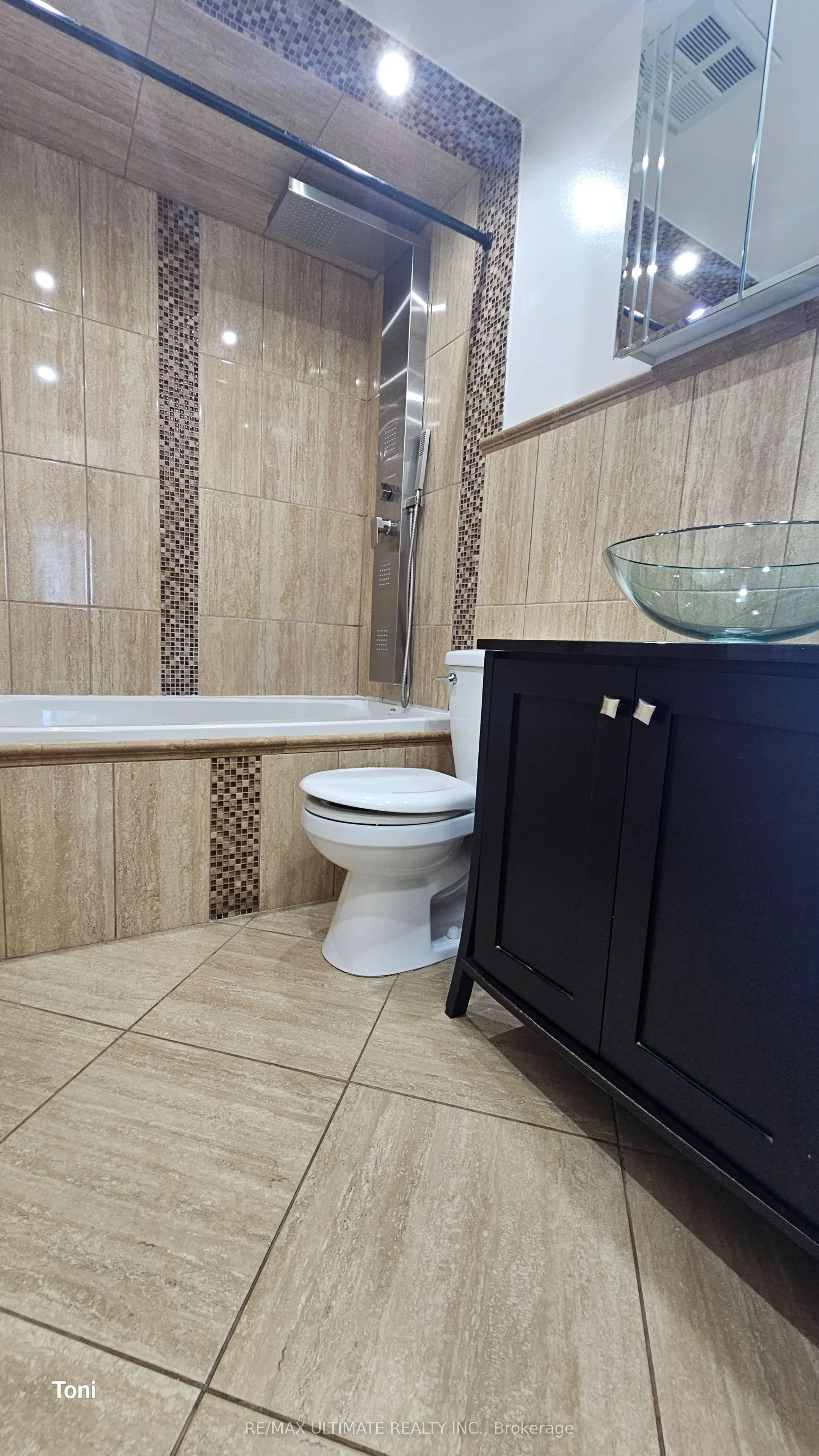 10 Martha Eaton Way, #1409