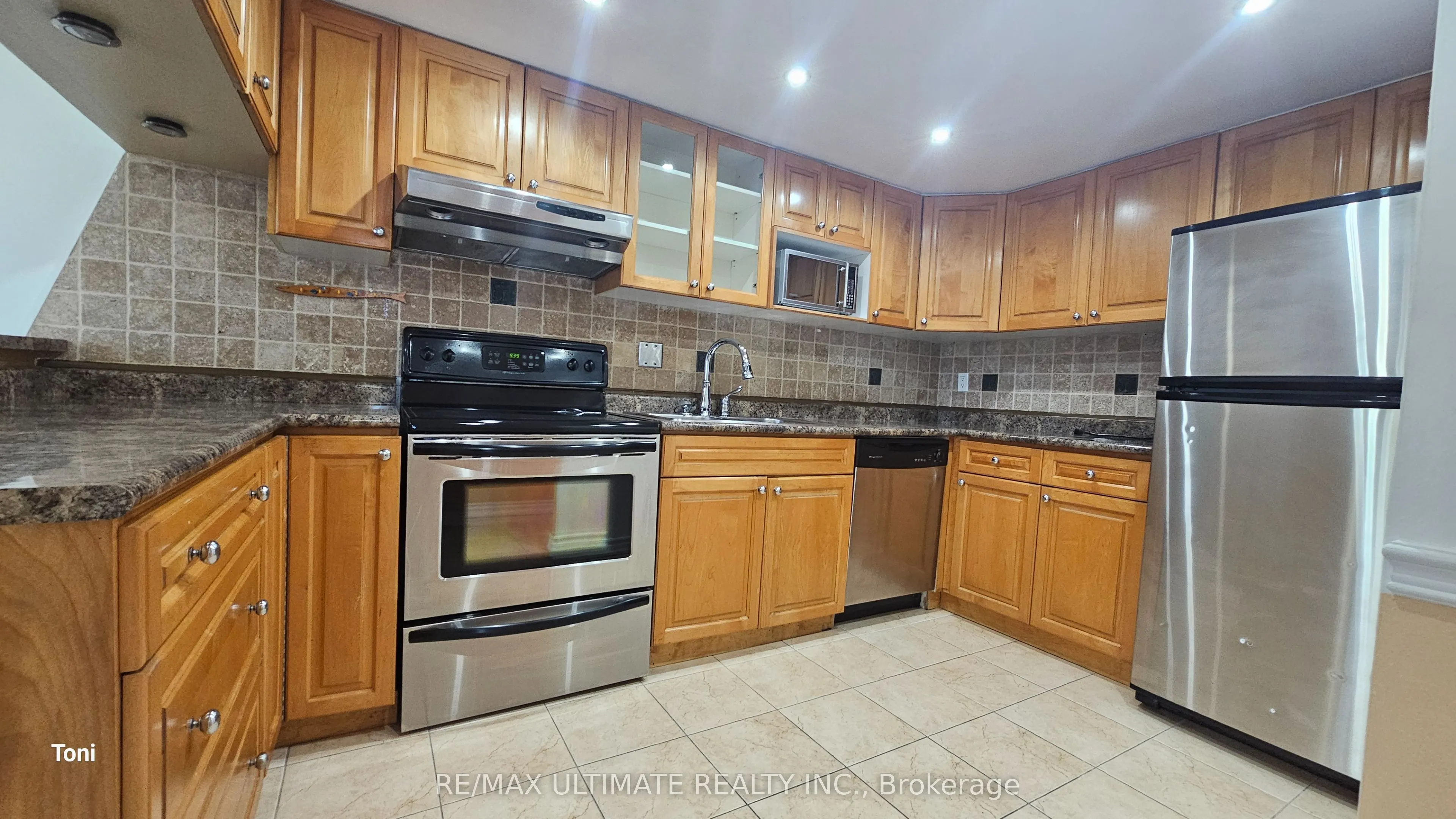 10 Martha Eaton Way, #1409