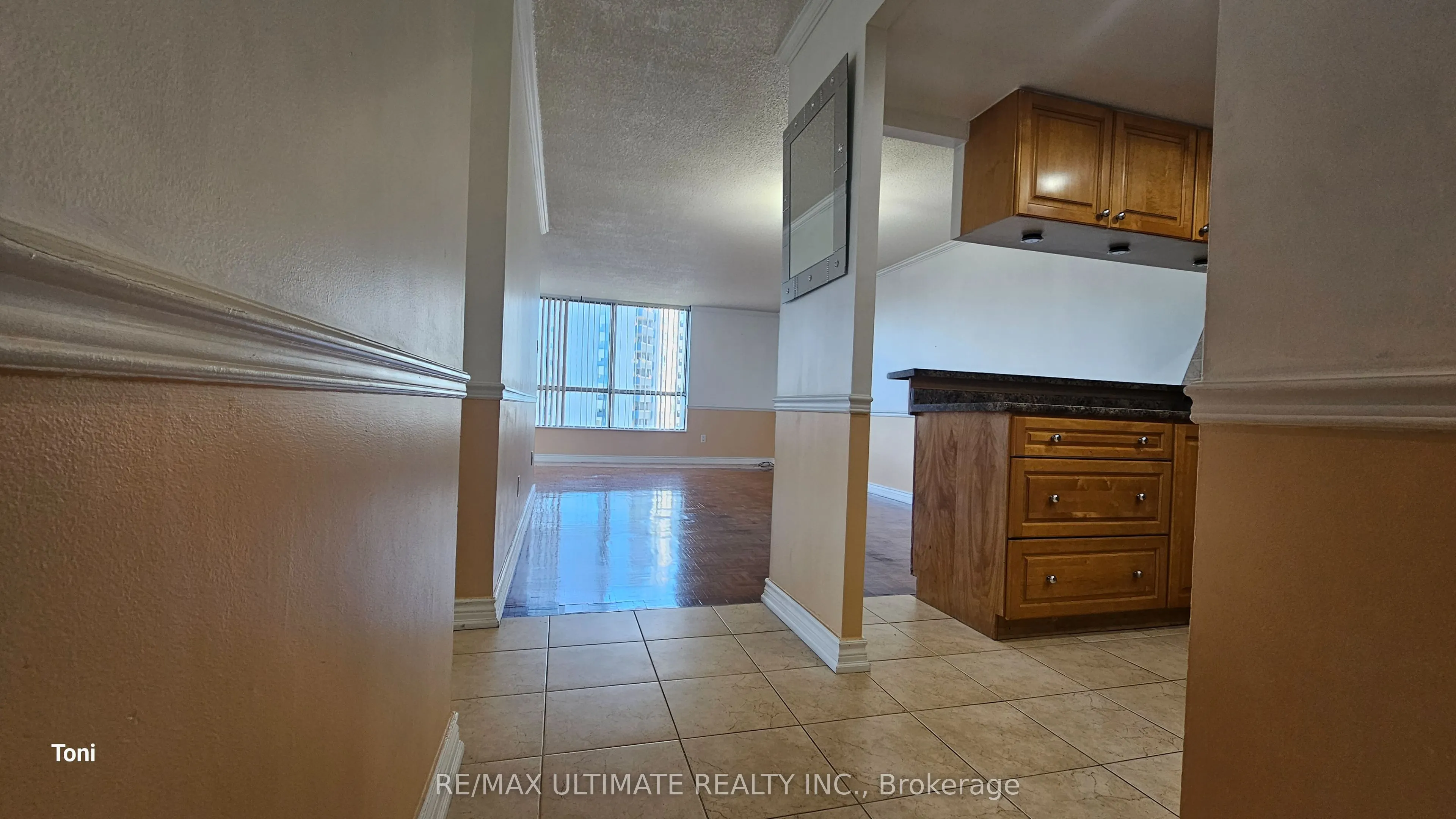 10 Martha Eaton Way, #1409
