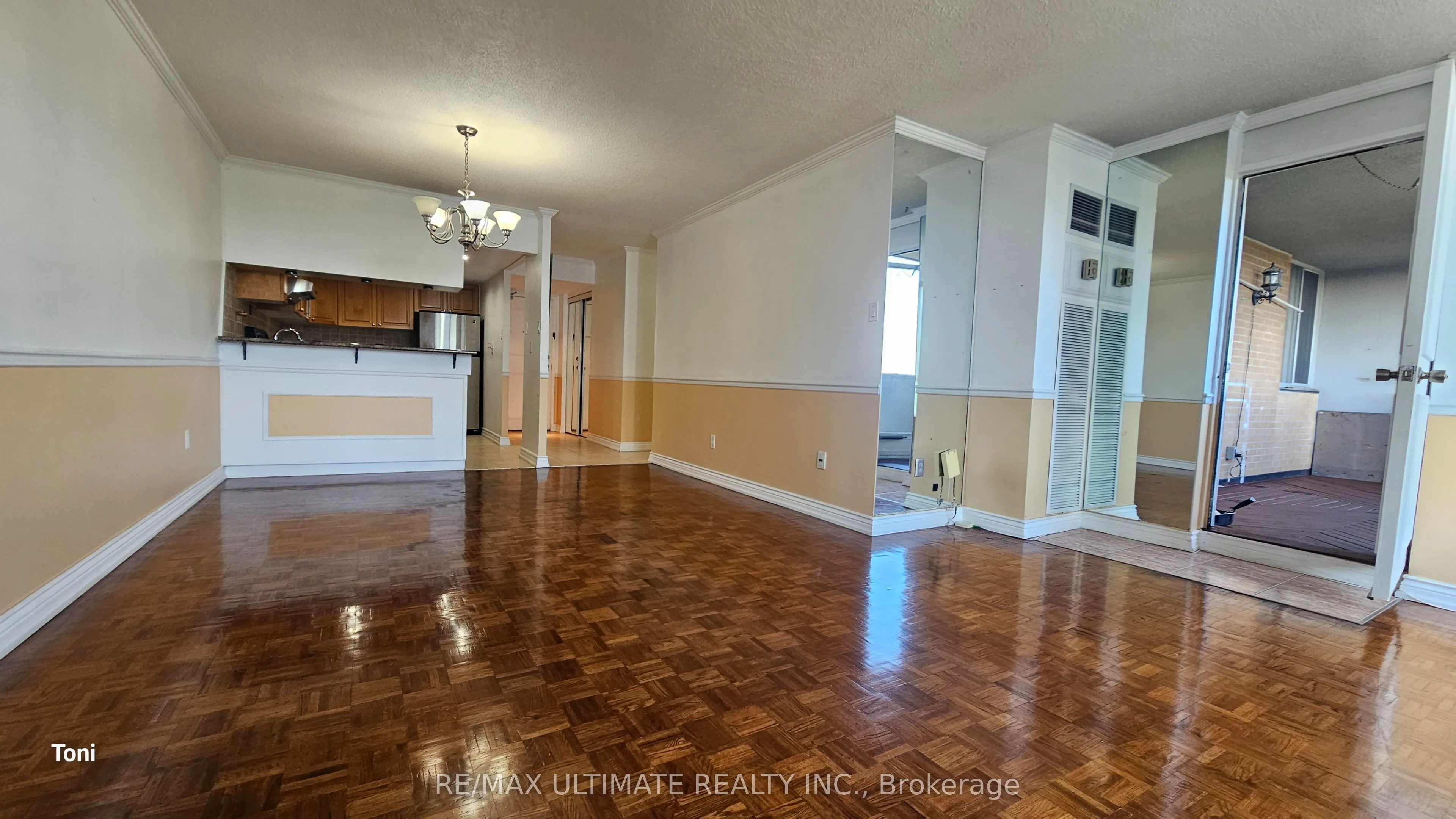 10 Martha Eaton Way, #1409