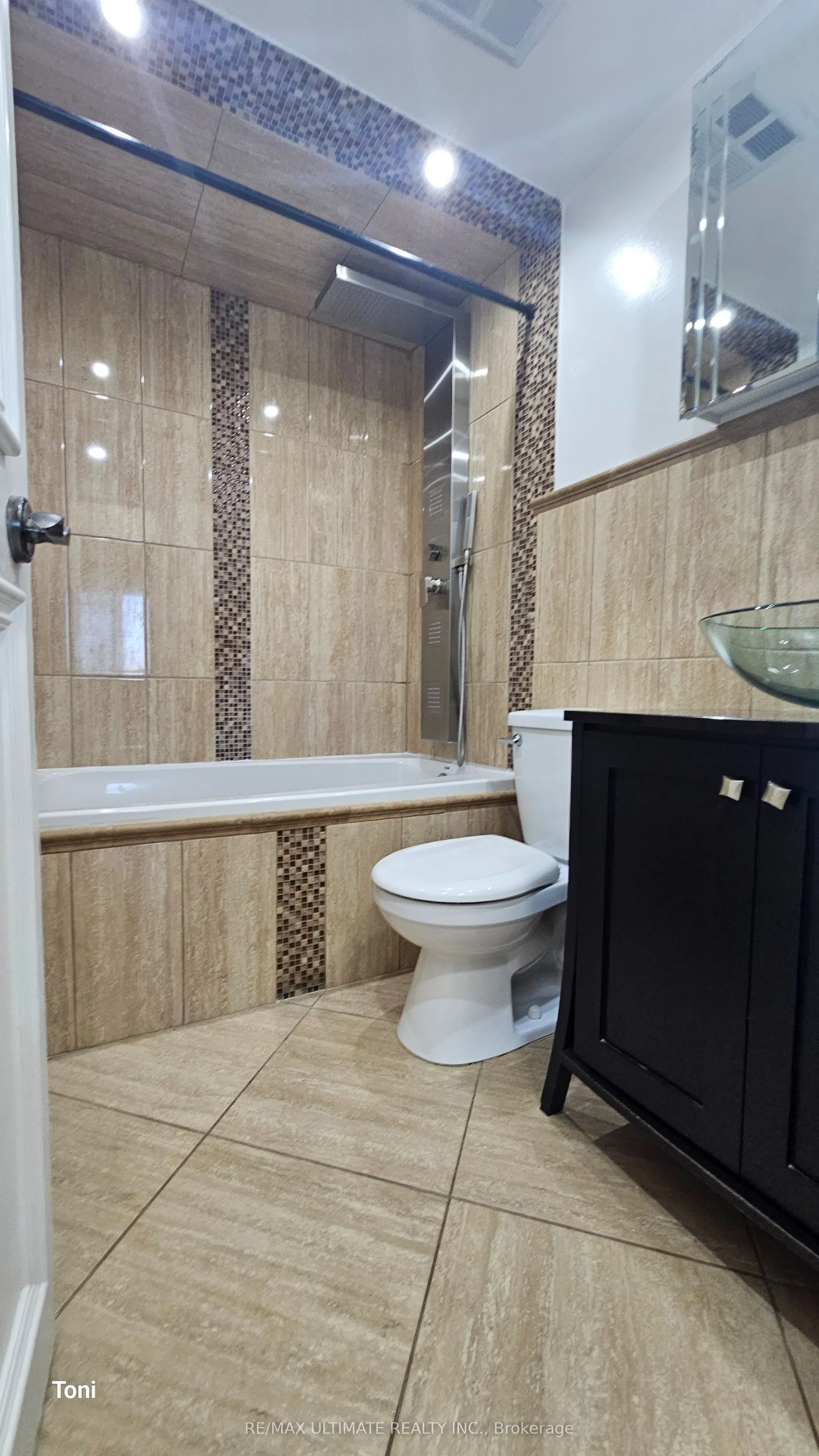 10 Martha Eaton Way, #1409