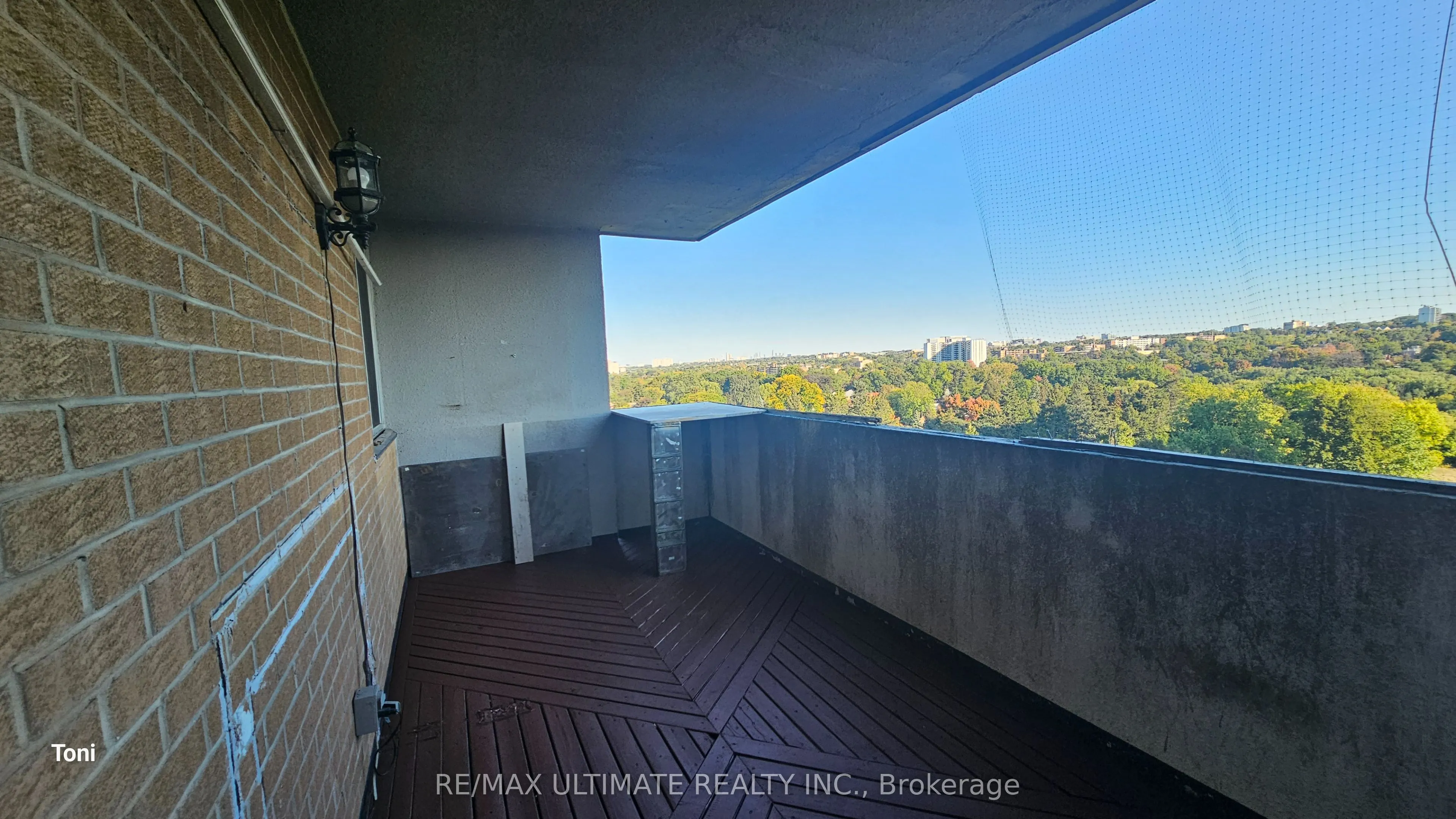 10 Martha Eaton Way, #1409