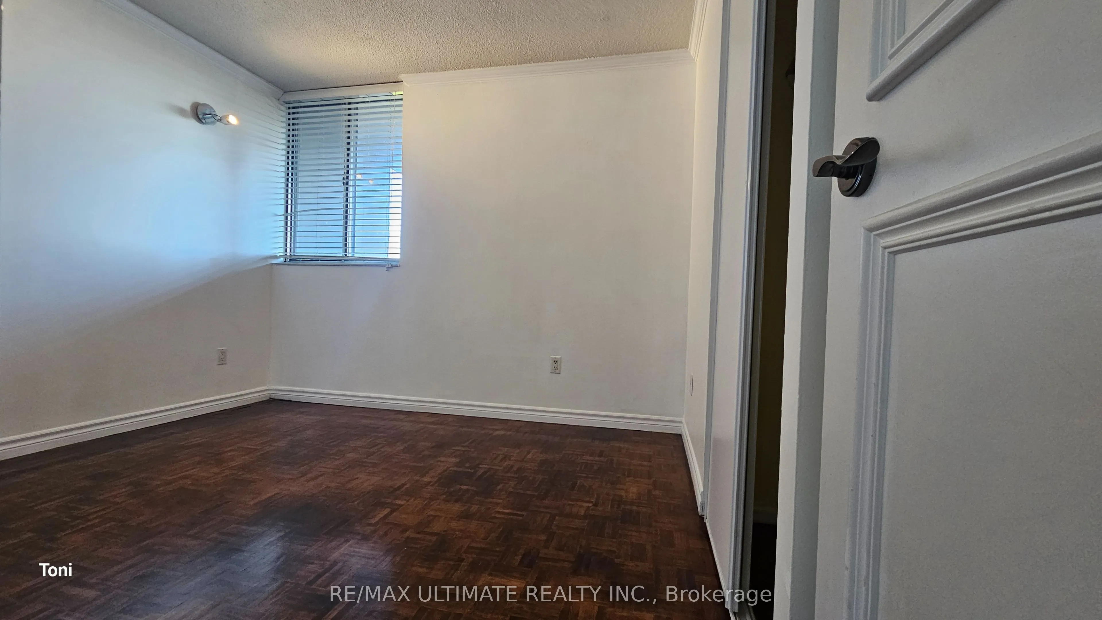 10 Martha Eaton Way, #1409