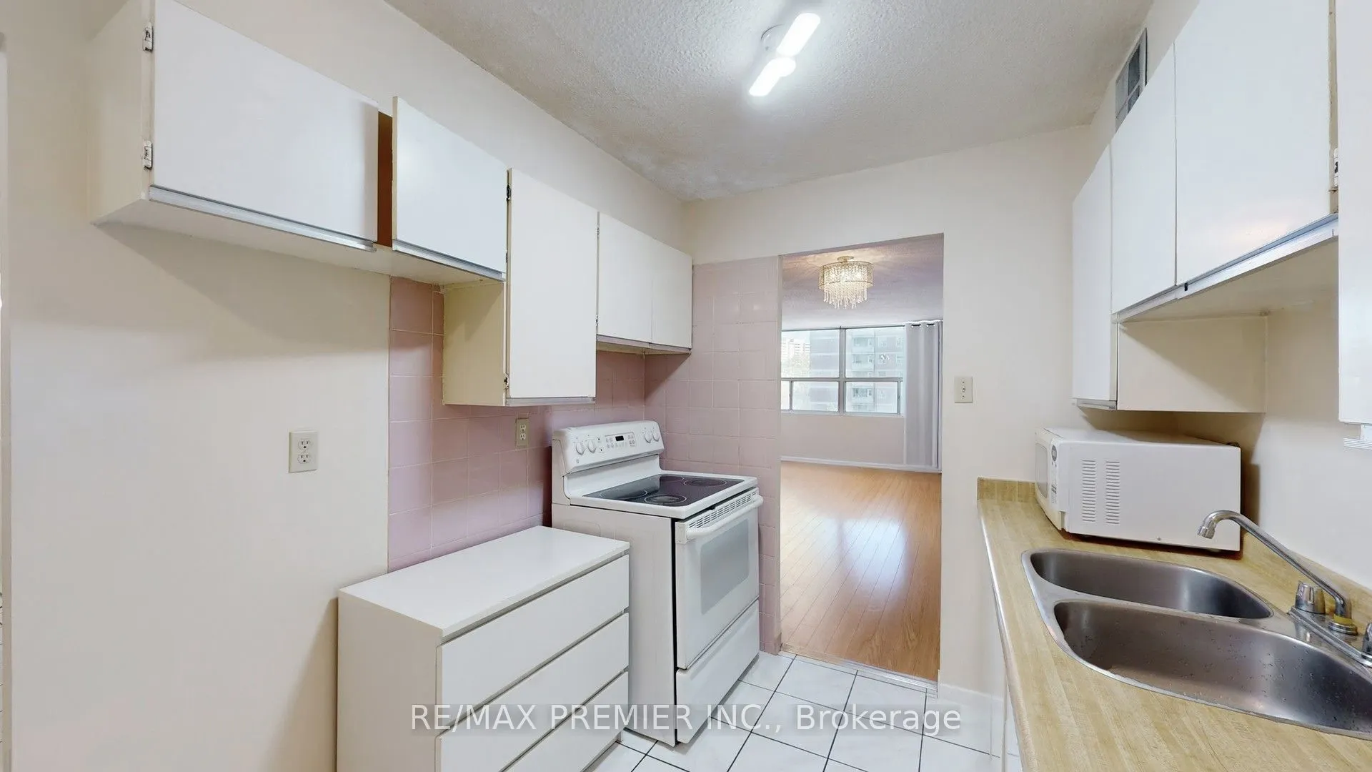 10 Tobermory Drive, #501
