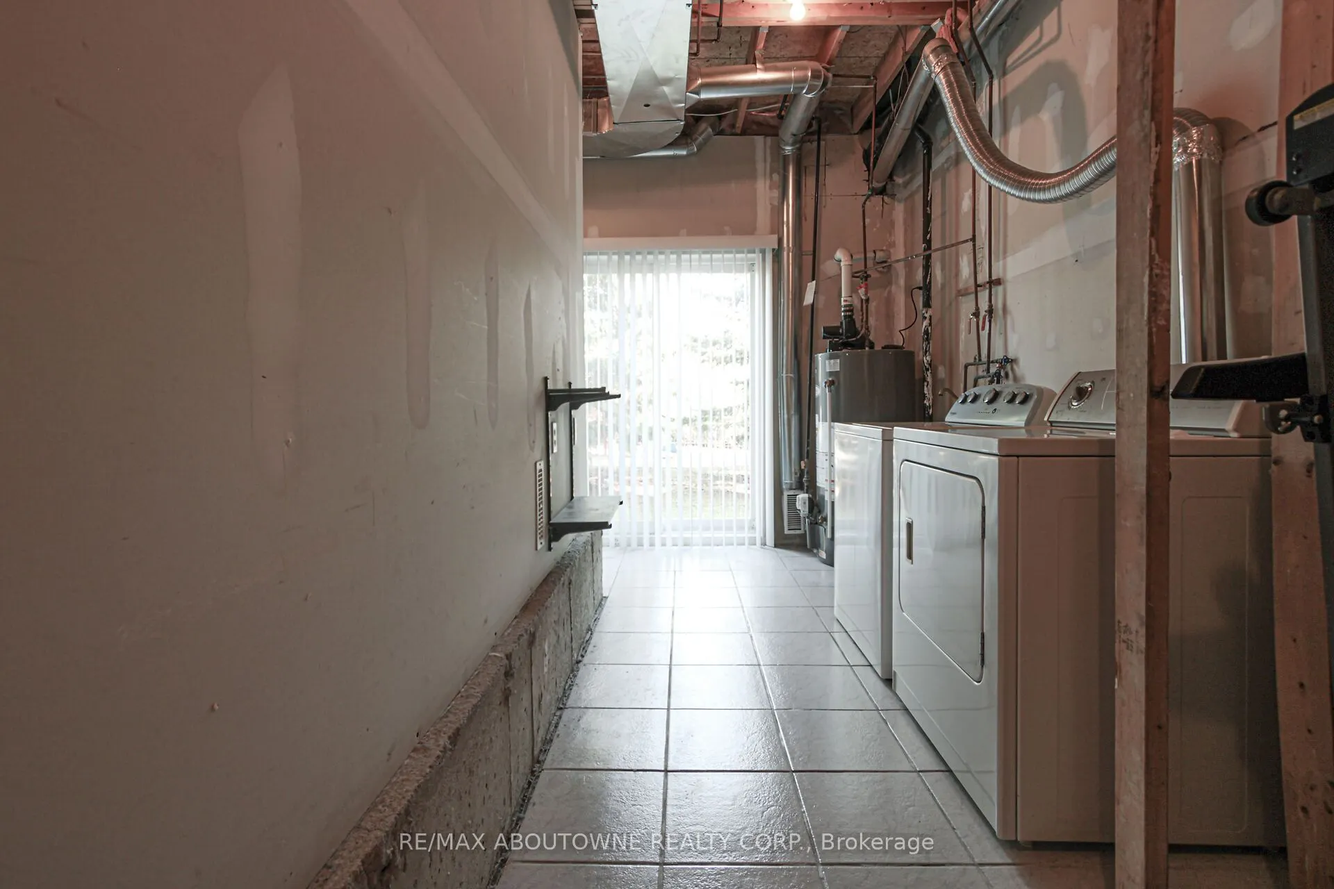 3030 Breakwater Court, #327