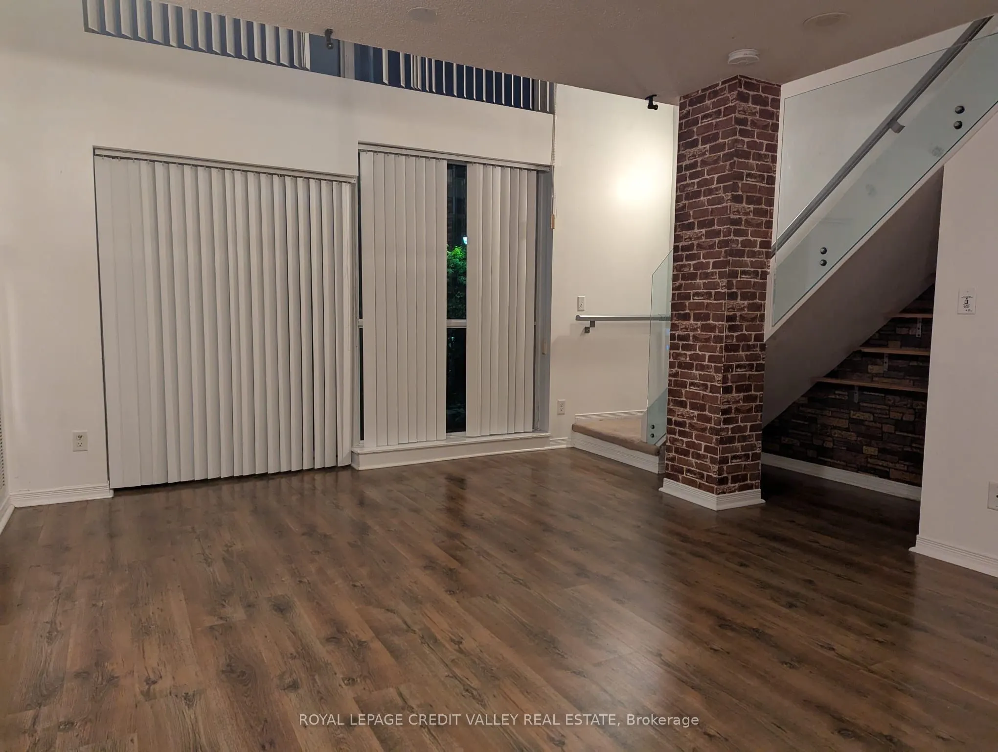 215 Queen Street, #221
