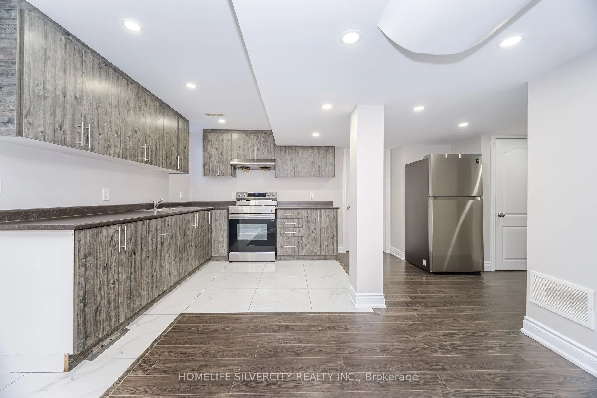 105 Aylesbury Drive
