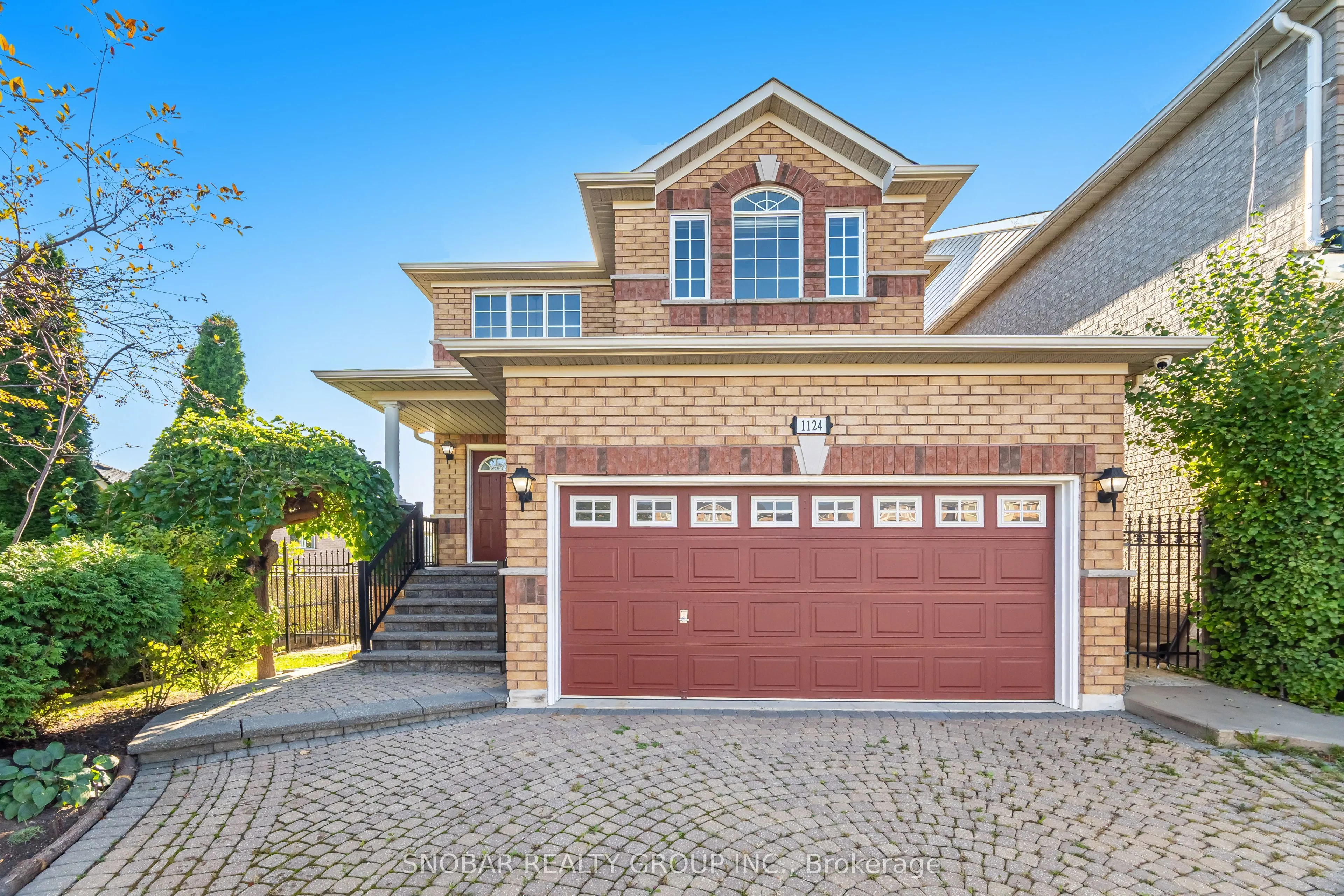 1124 Knotty Pine Grove