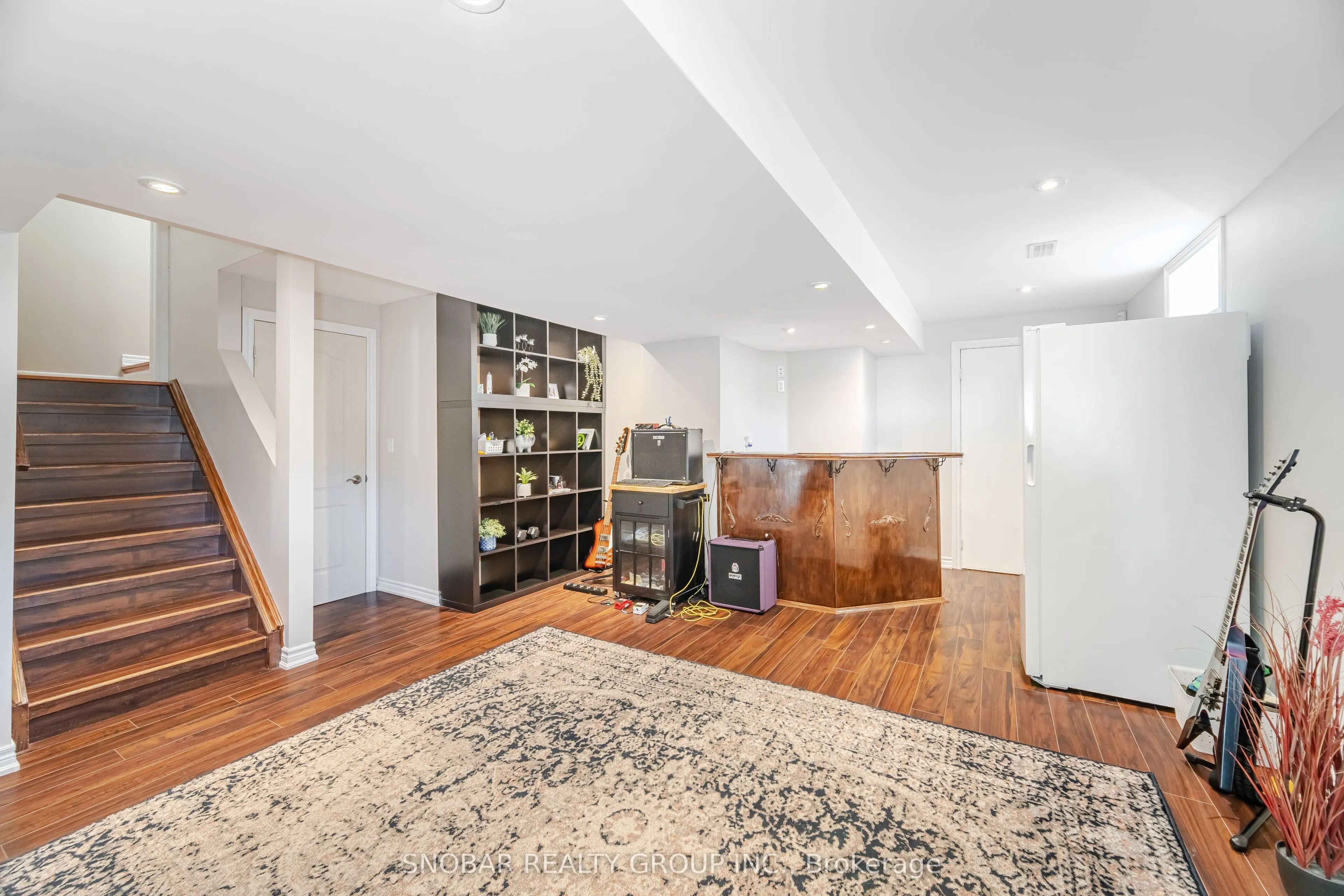 1124 Knotty Pine Grove