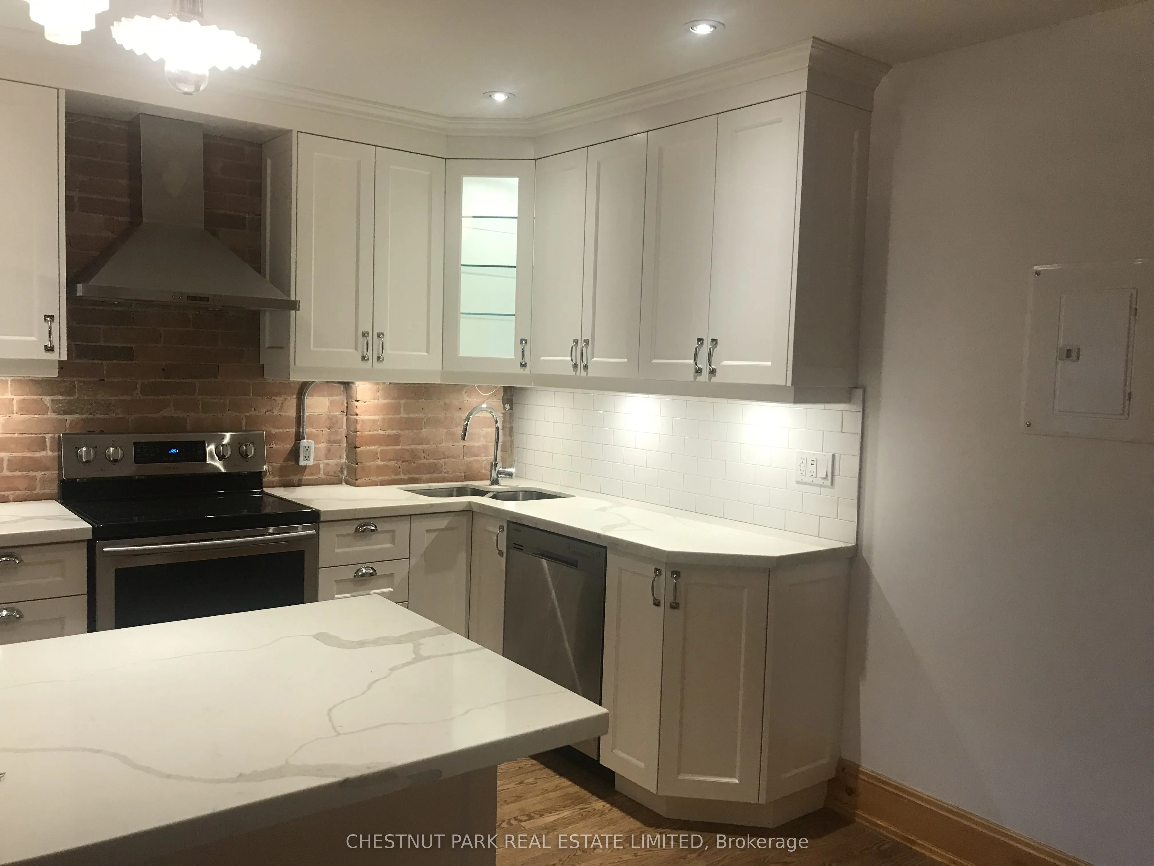 476 Roncesvalles Avenue, ##2