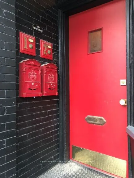 476 Roncesvalles Avenue, ##2
