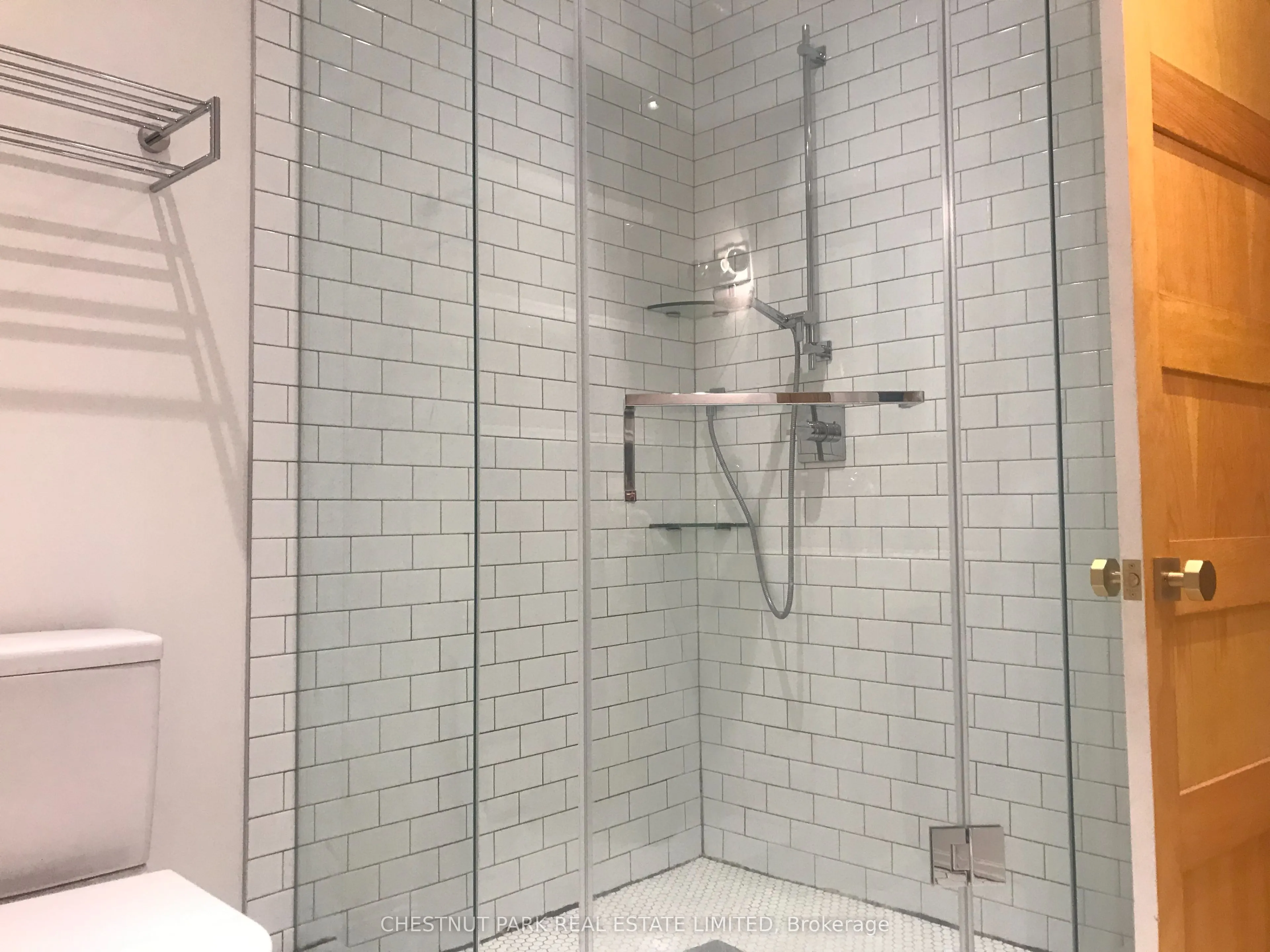 476 Roncesvalles Avenue, ##2