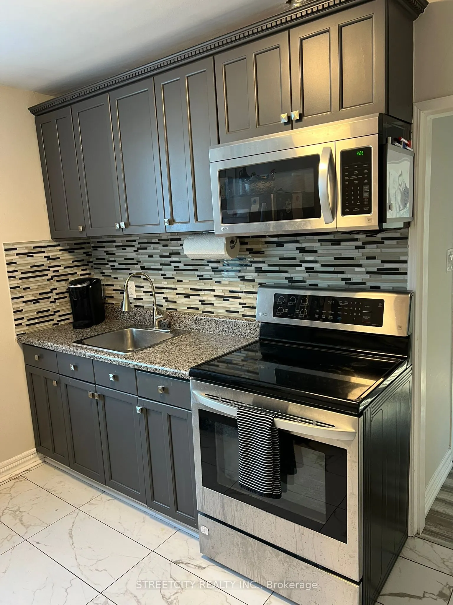 191 Broadway Street, #5