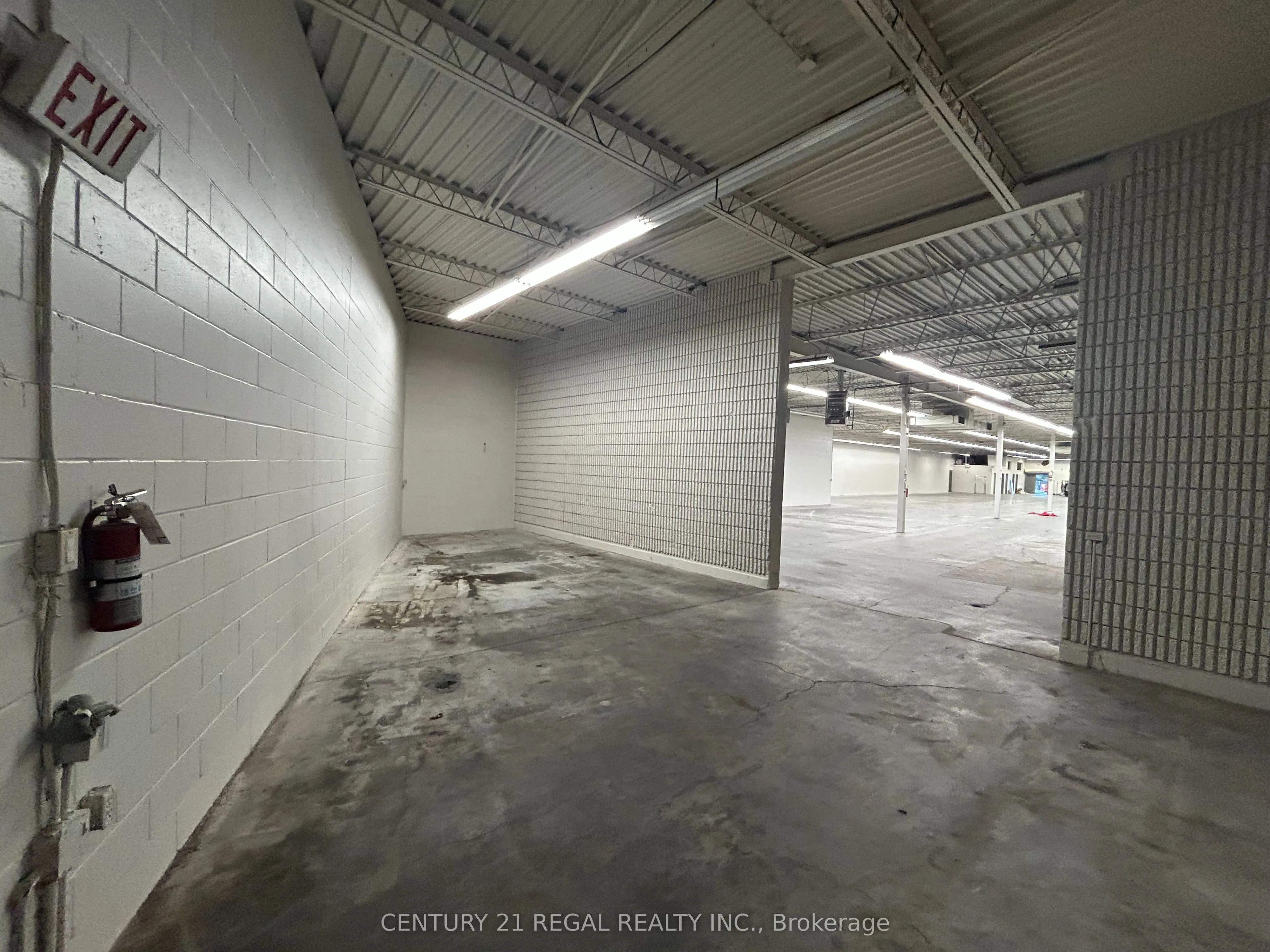 1453 DUPONT Street