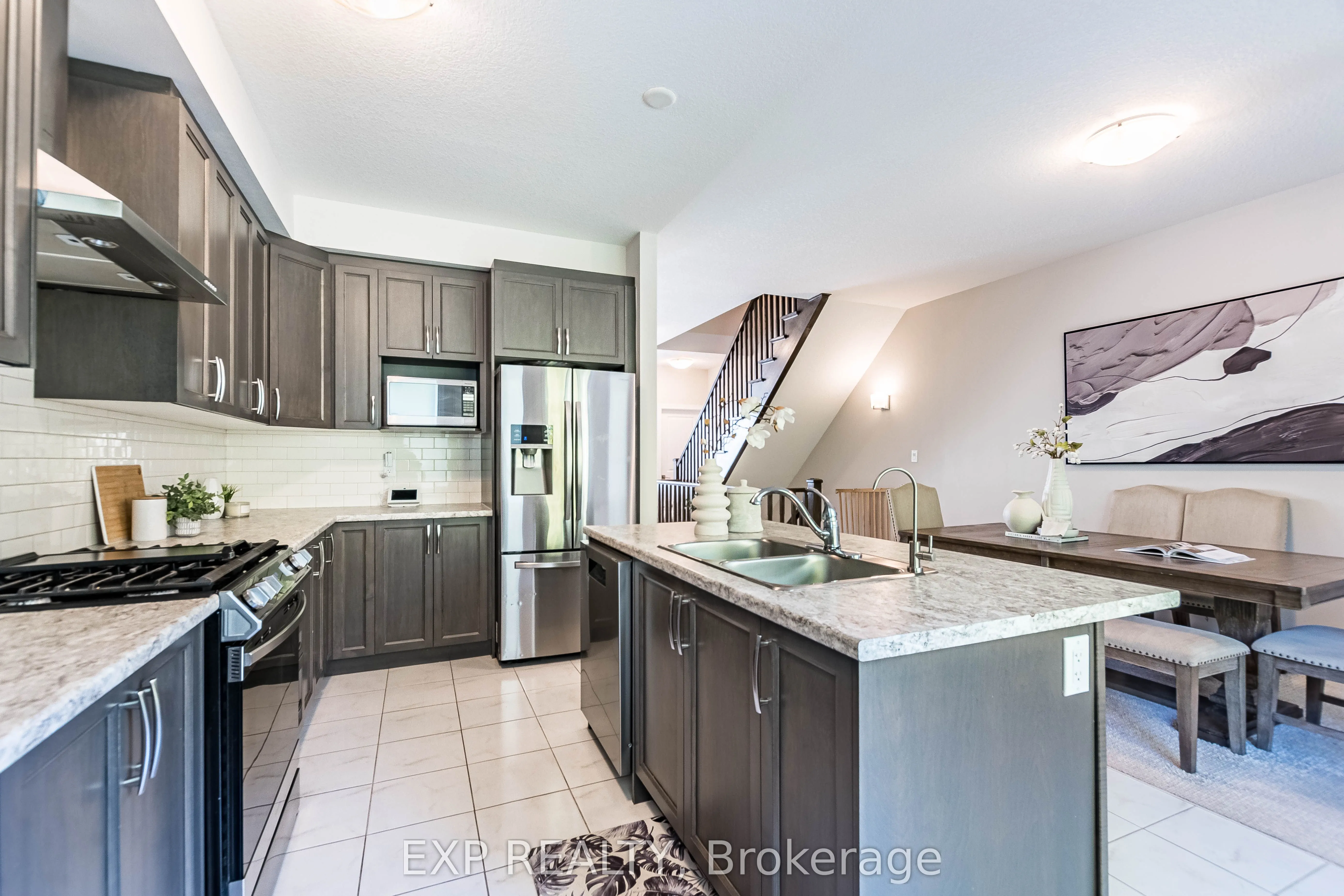445 Ontario Street S, #7