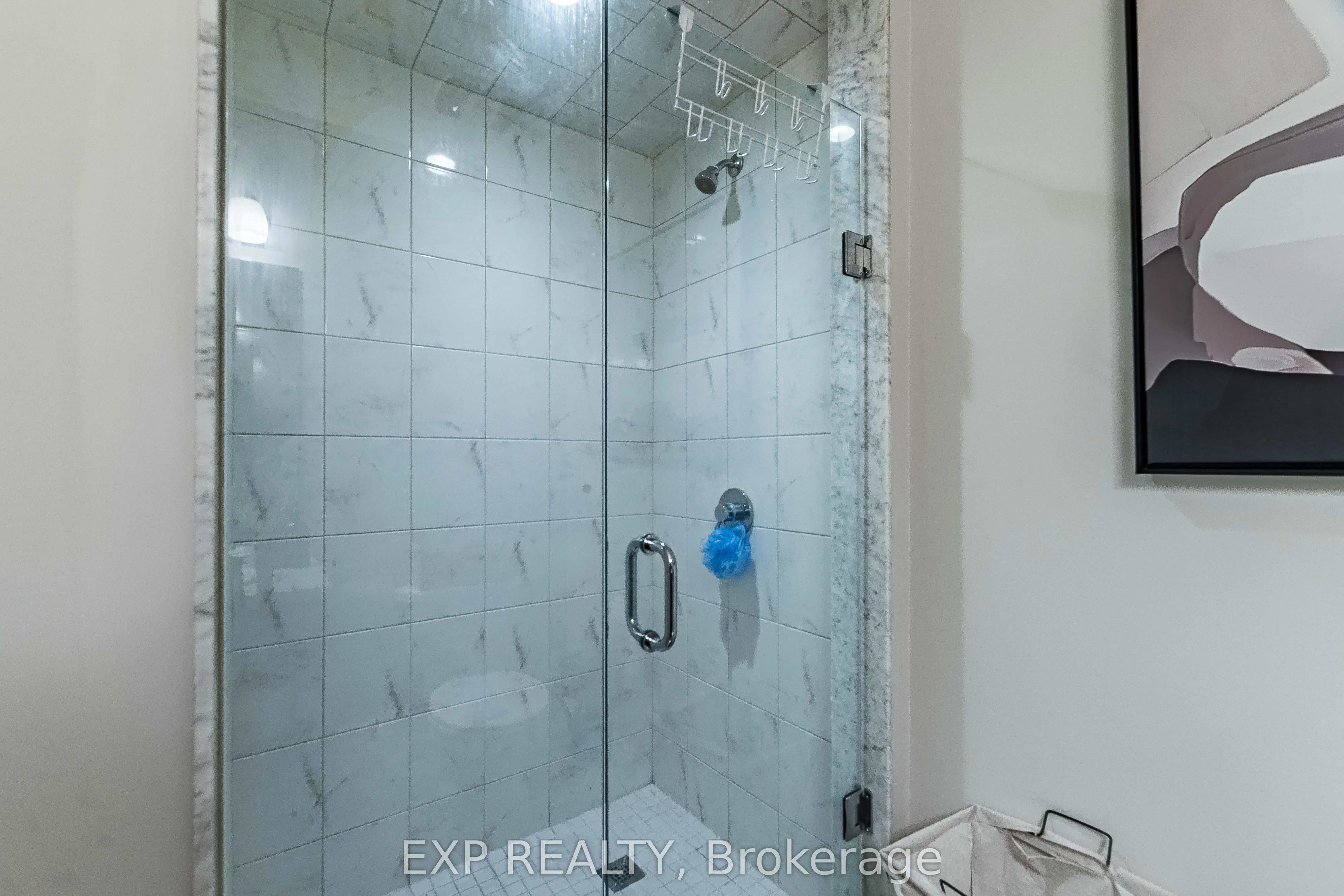 445 Ontario Street S, #7