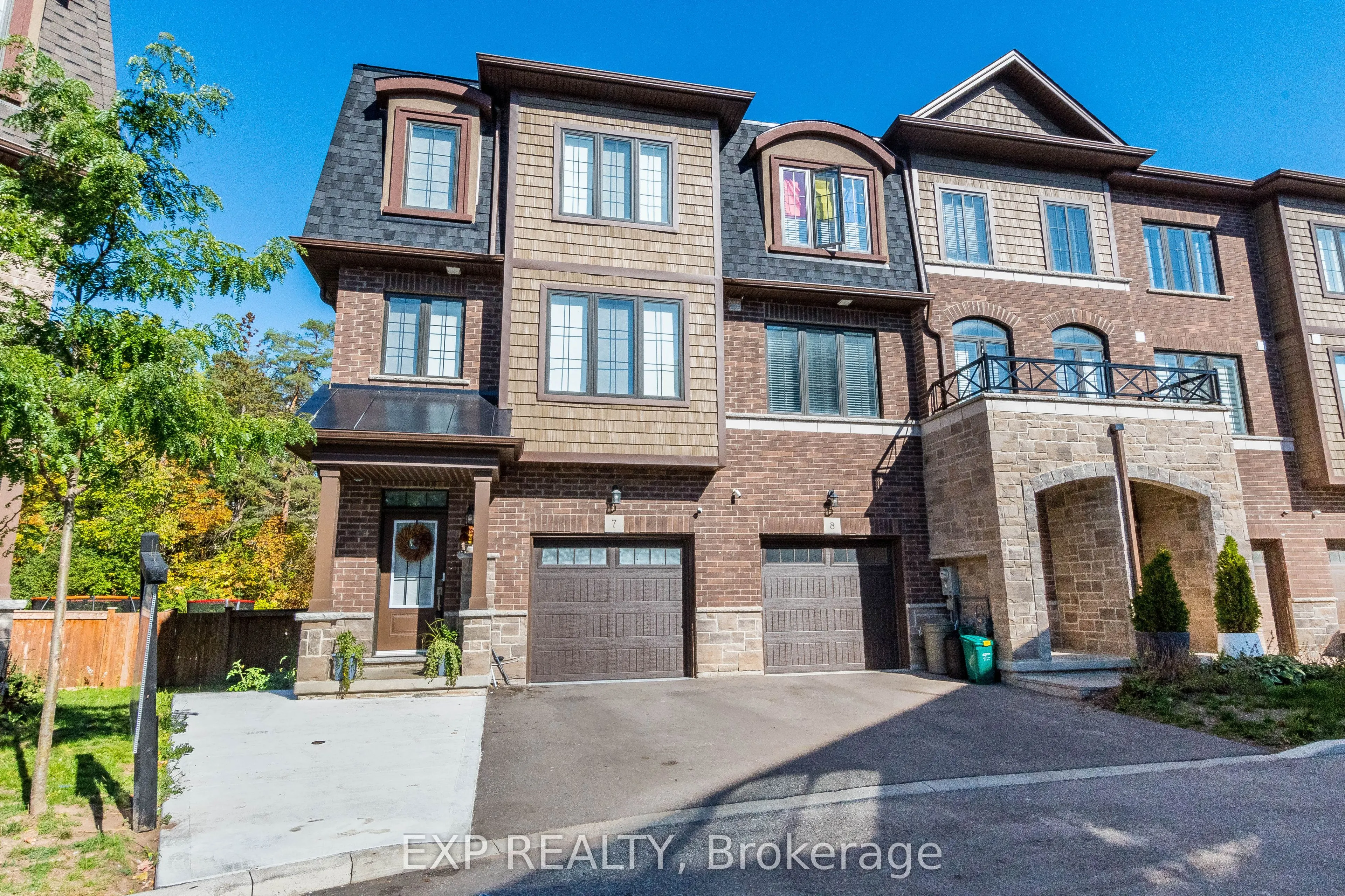 445 Ontario Street S, #7