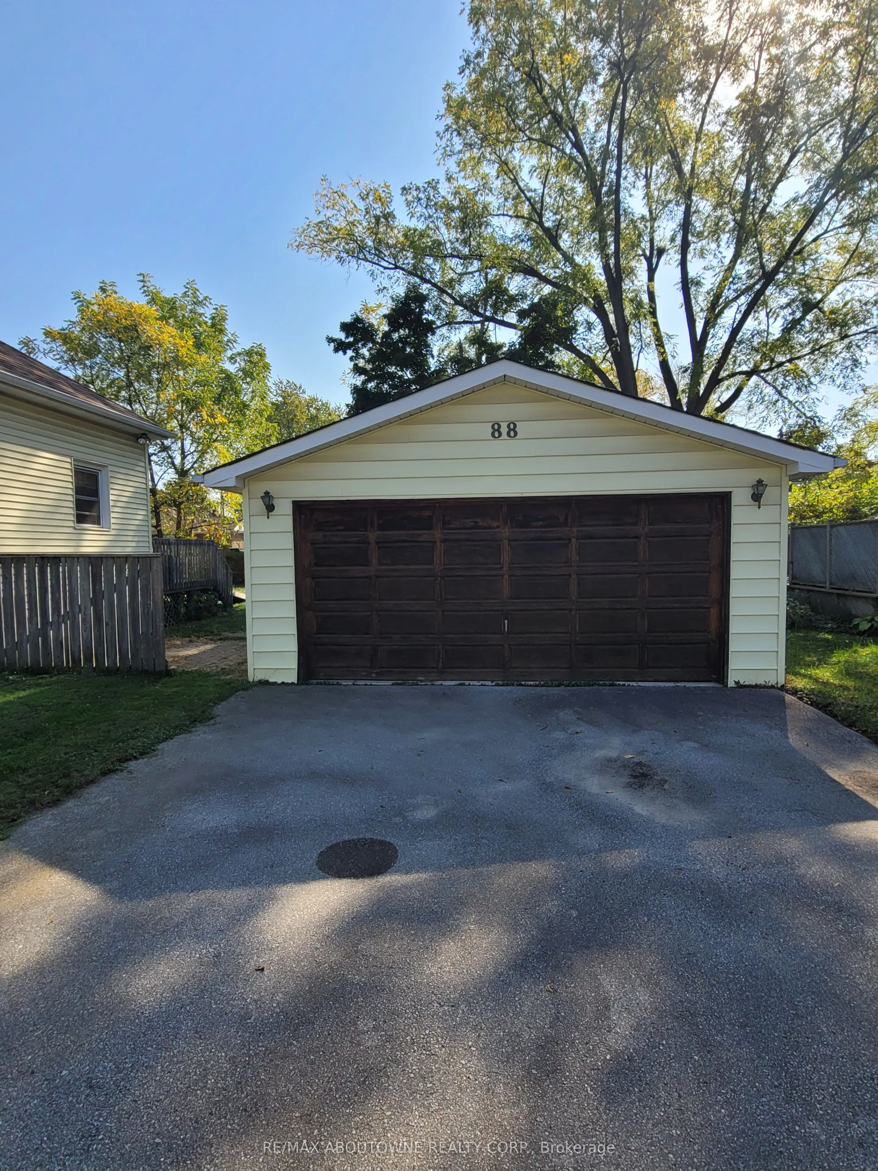 88 Robert Street
