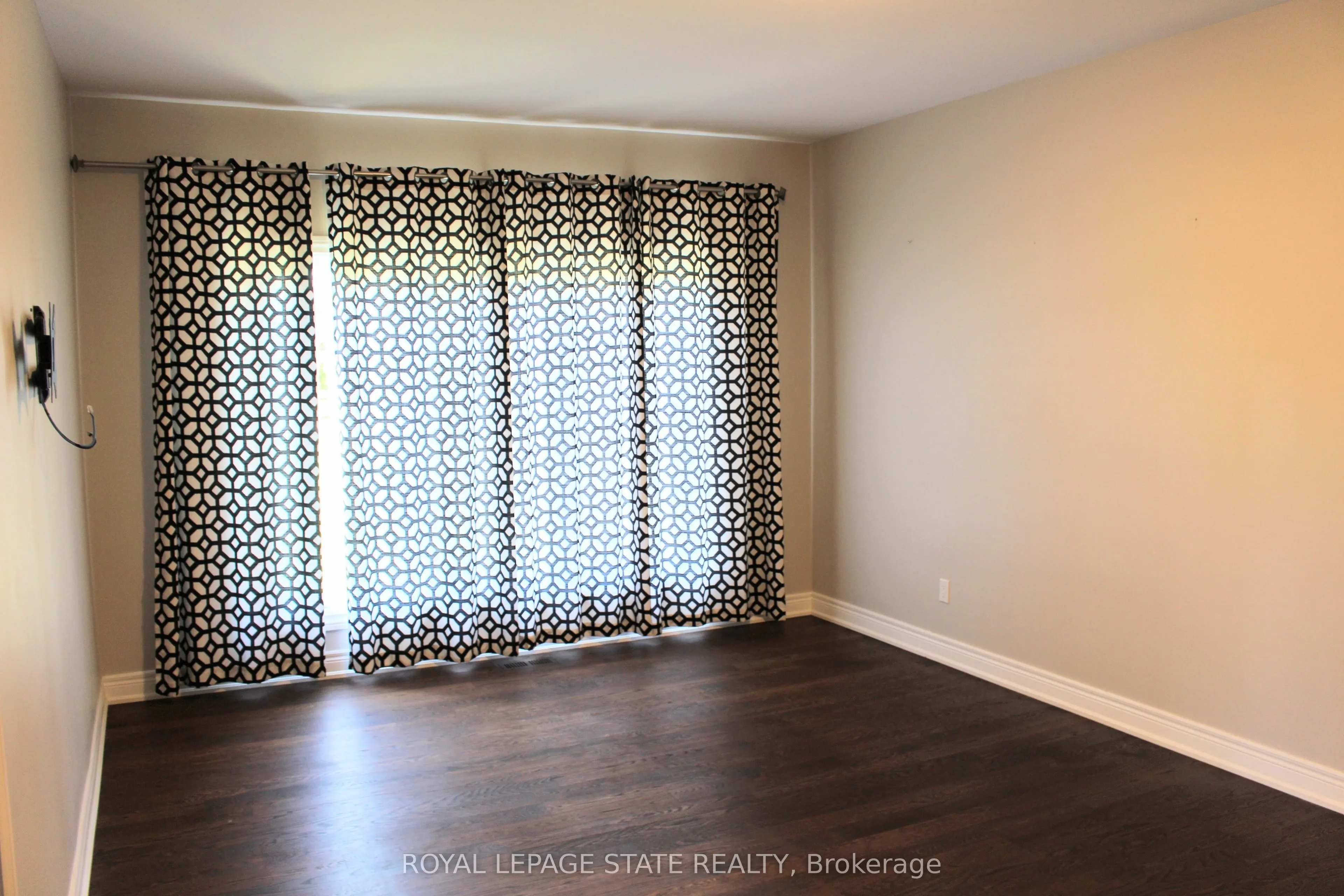 11490 Inglis Drive