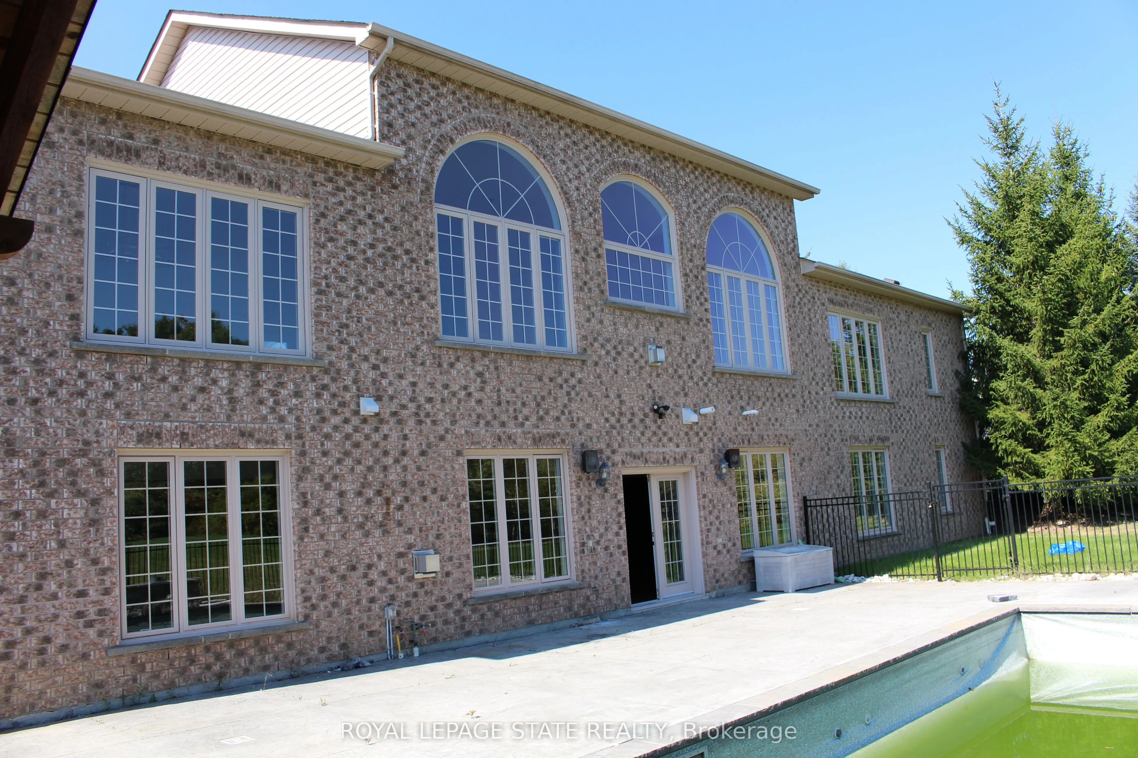 11490 Inglis Drive