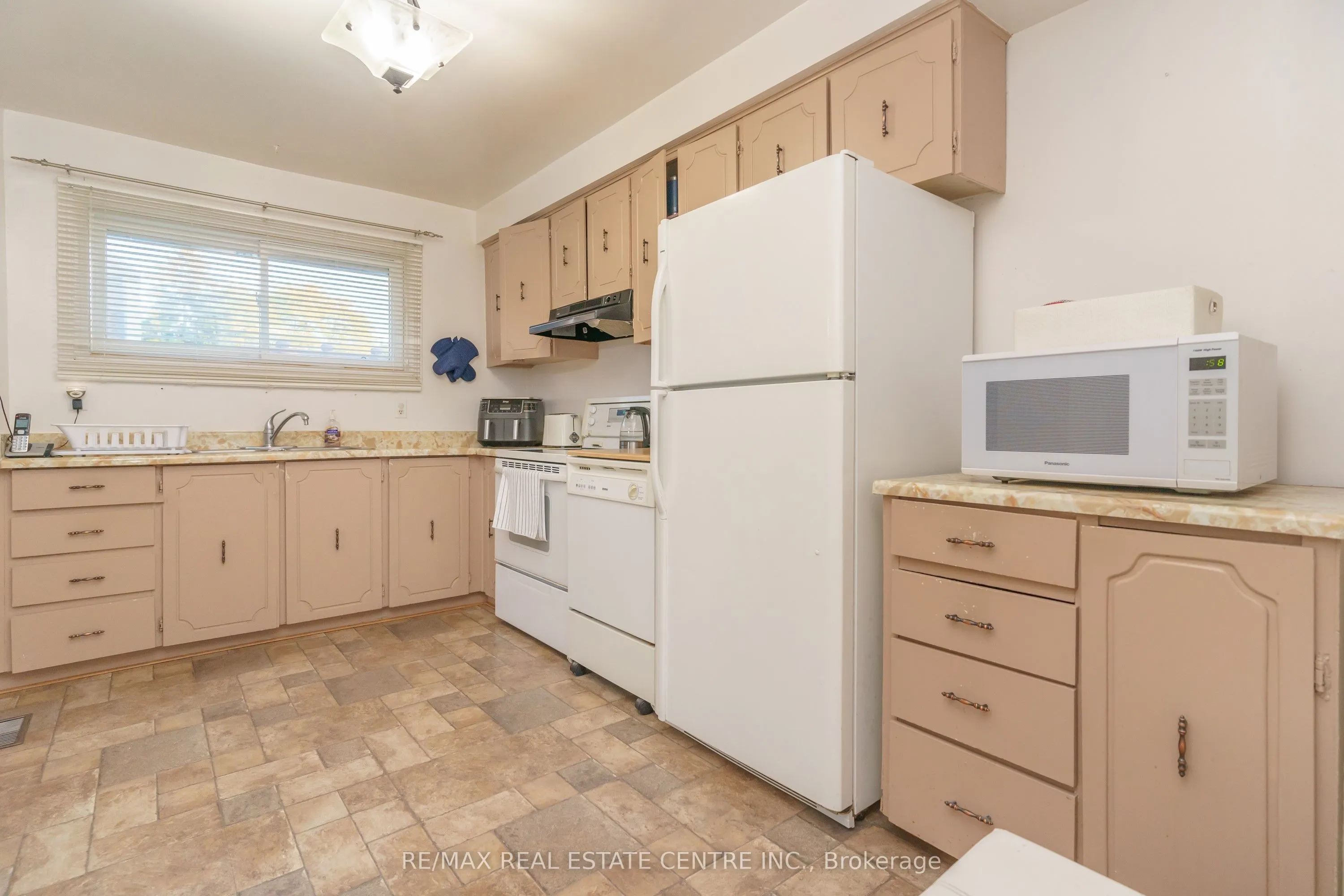 143 Ashton Crescent, #143