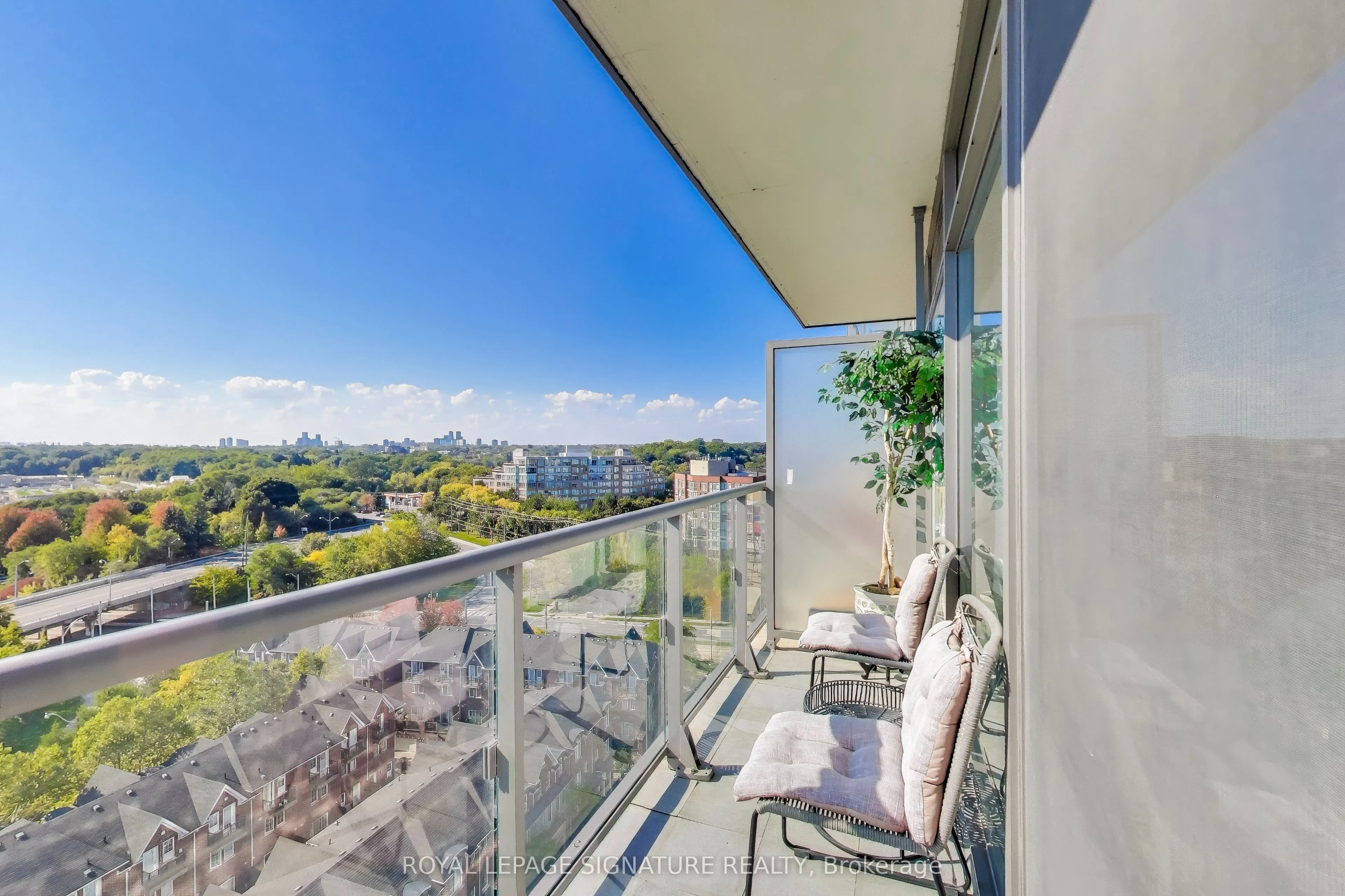 105 The Queensway, #1207
