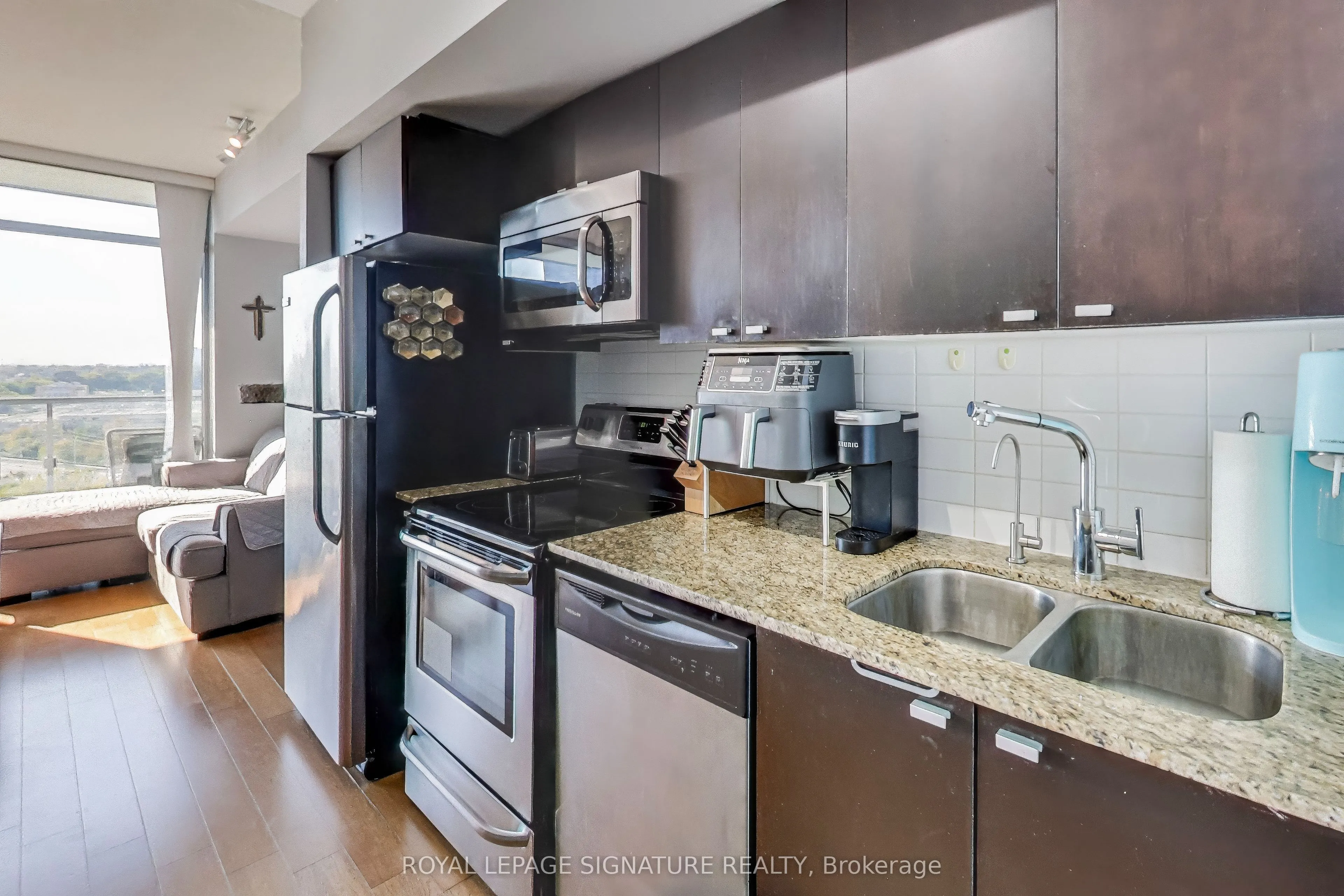 105 The Queensway, #1207