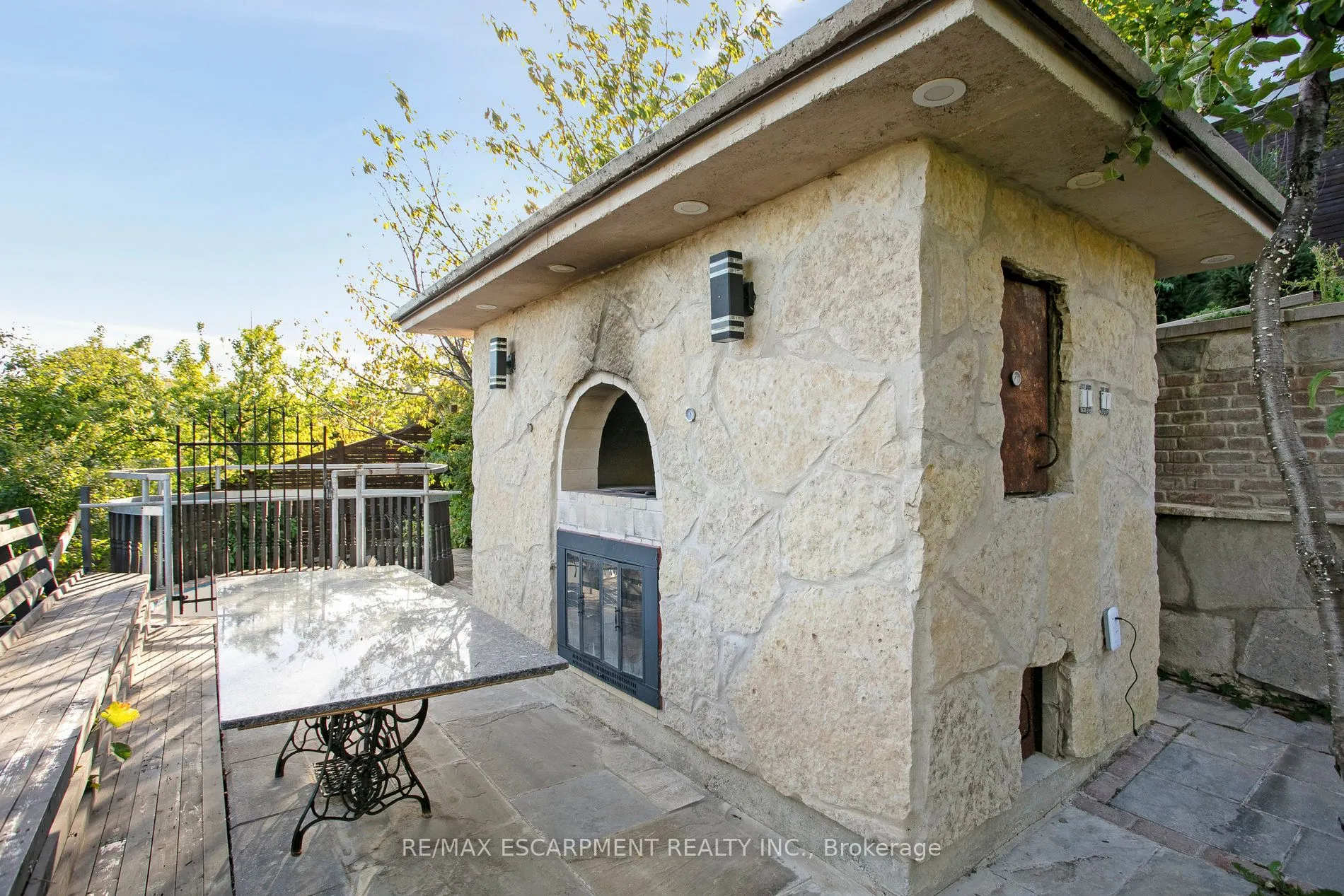 2683 Kingsberry Crescent