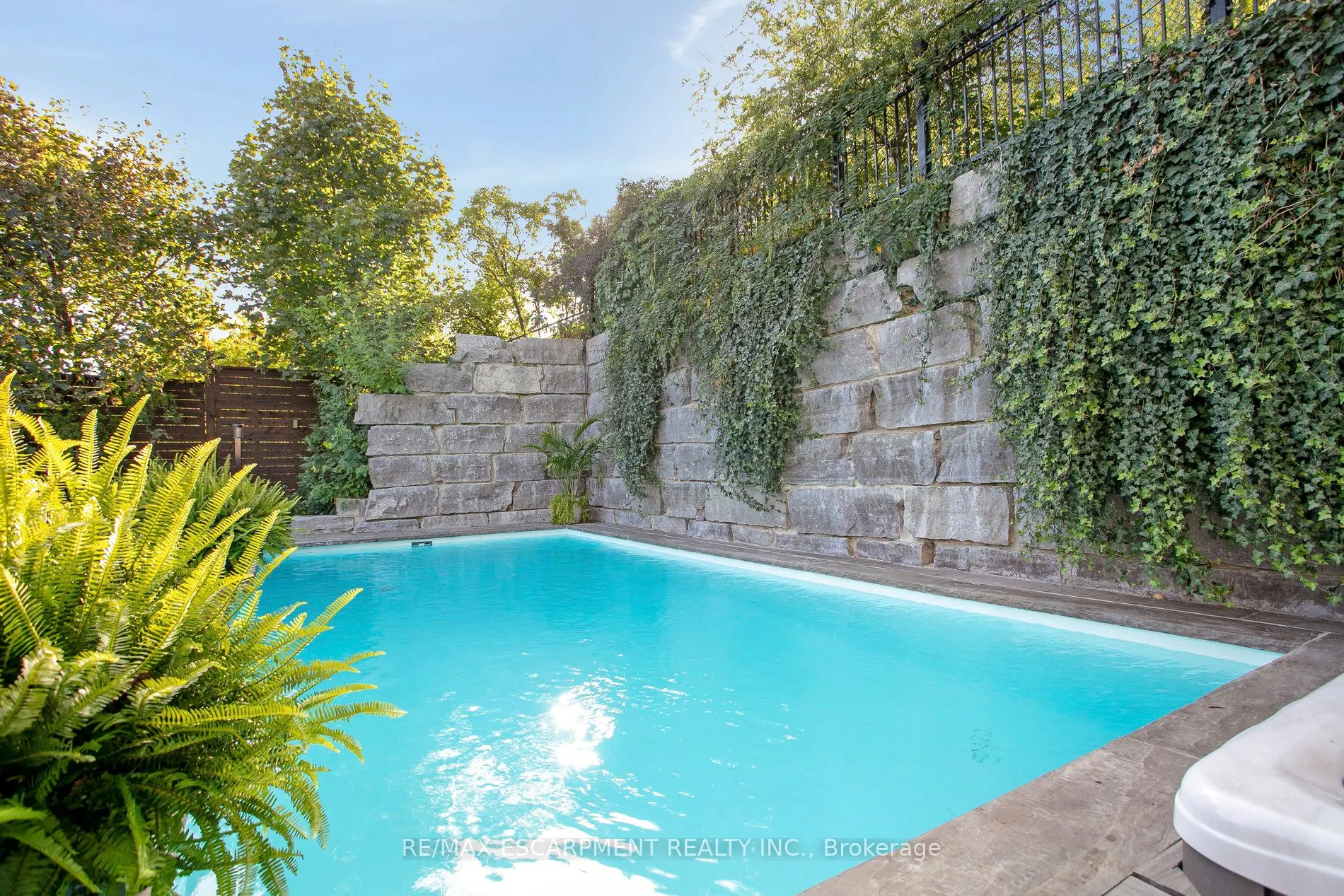 2683 Kingsberry Crescent