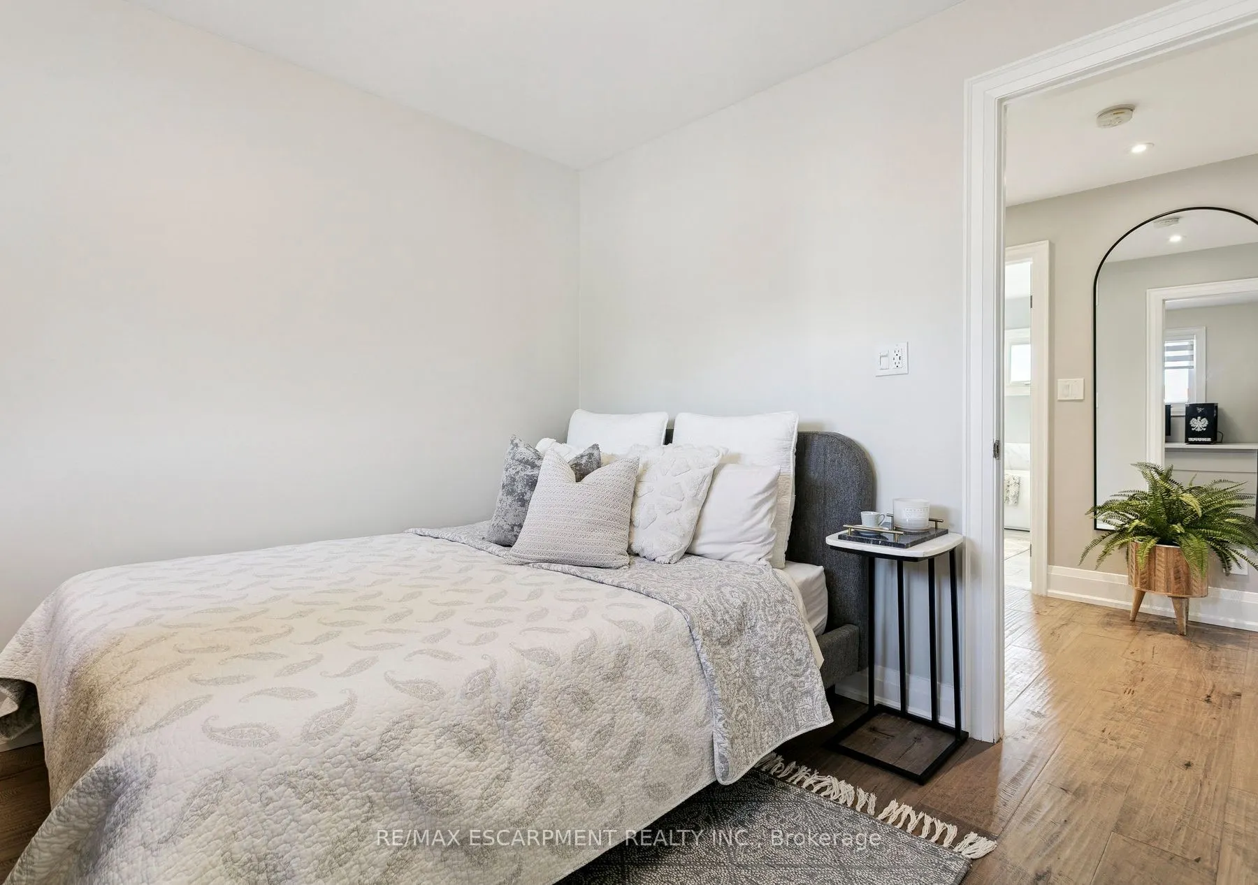 2683 Kingsberry Crescent